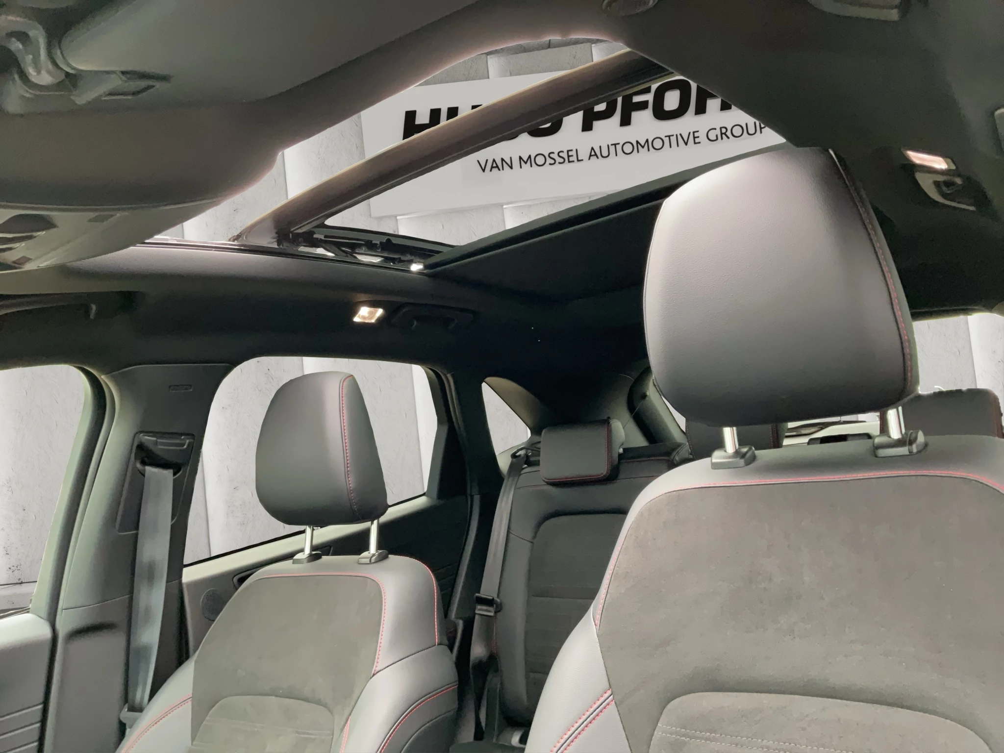 Ford Kuga ST-Line X*PANO*AHK*KAM*ACC*NAVI*SOUND-SYS.