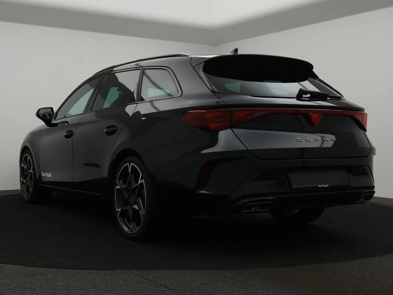 CUPRA-Leon Sportstourer-image-3
