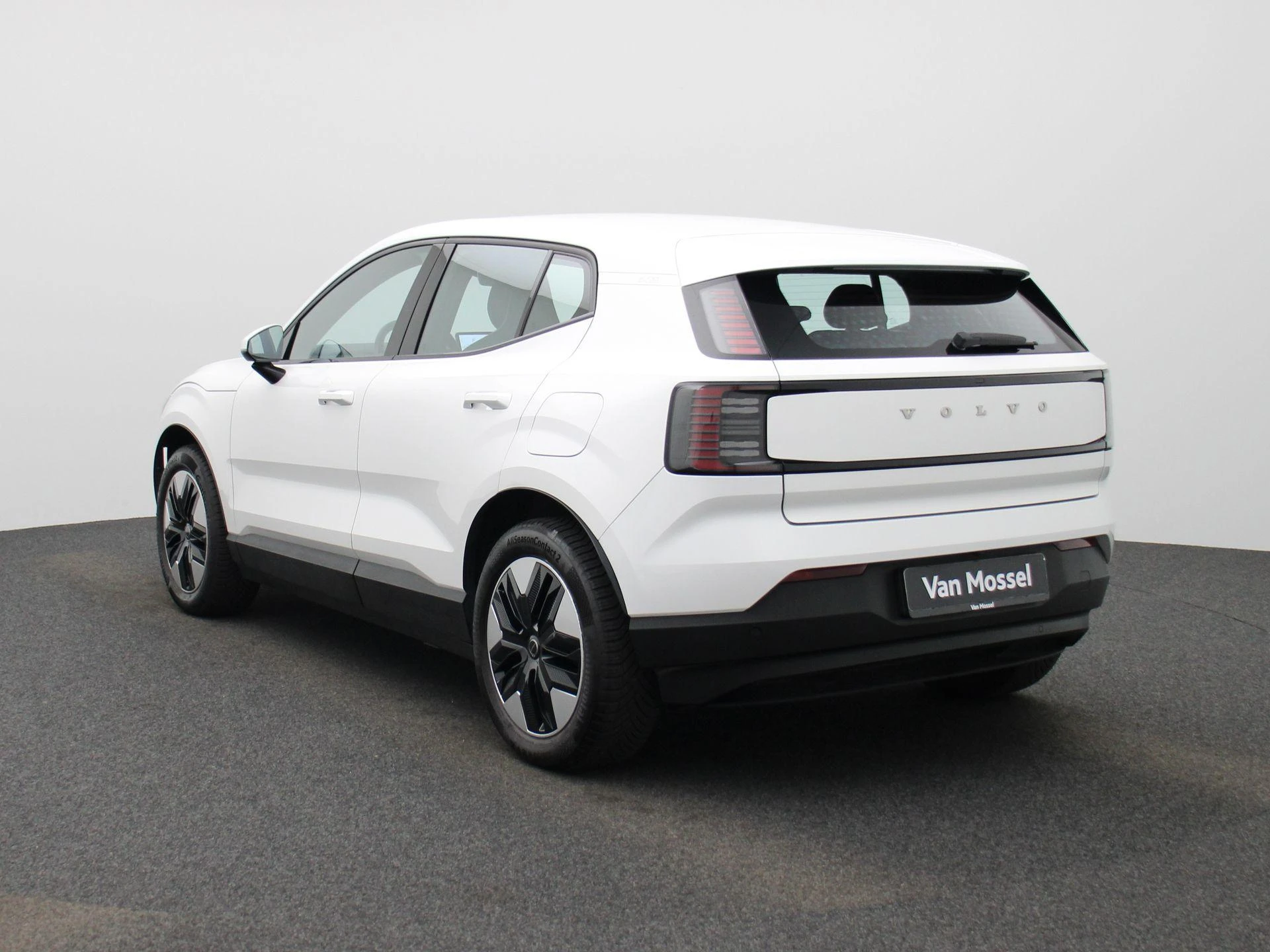 Volvo-EX30-image-1