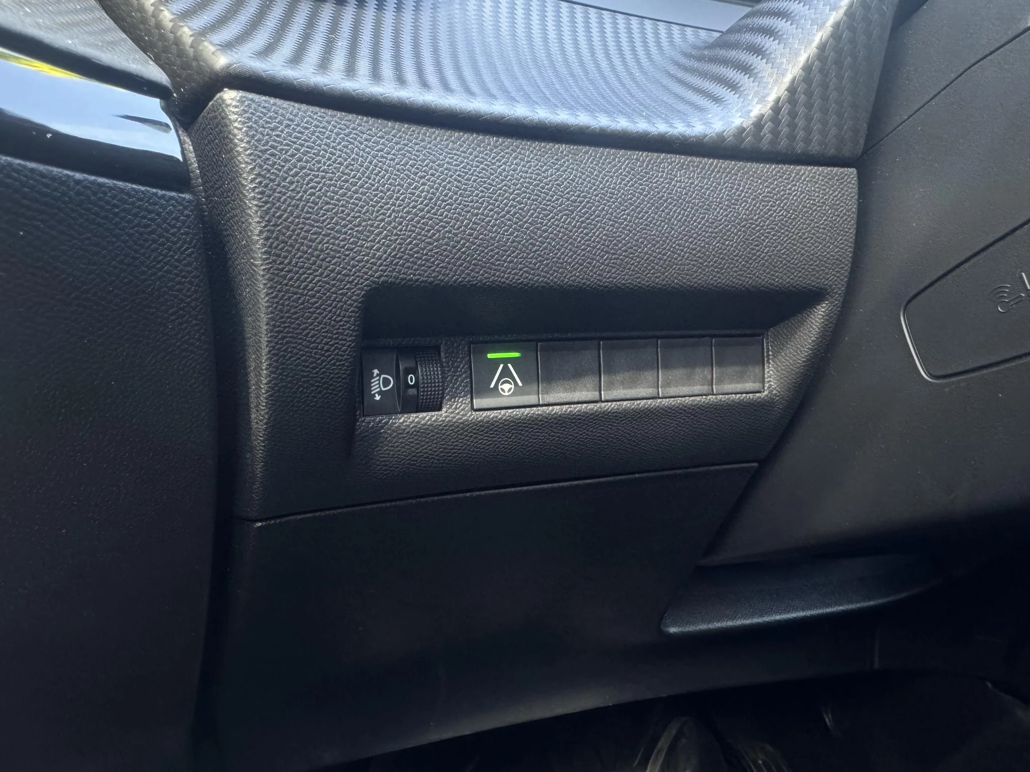 Peugeot e-2008 EV Allure 54 kWh