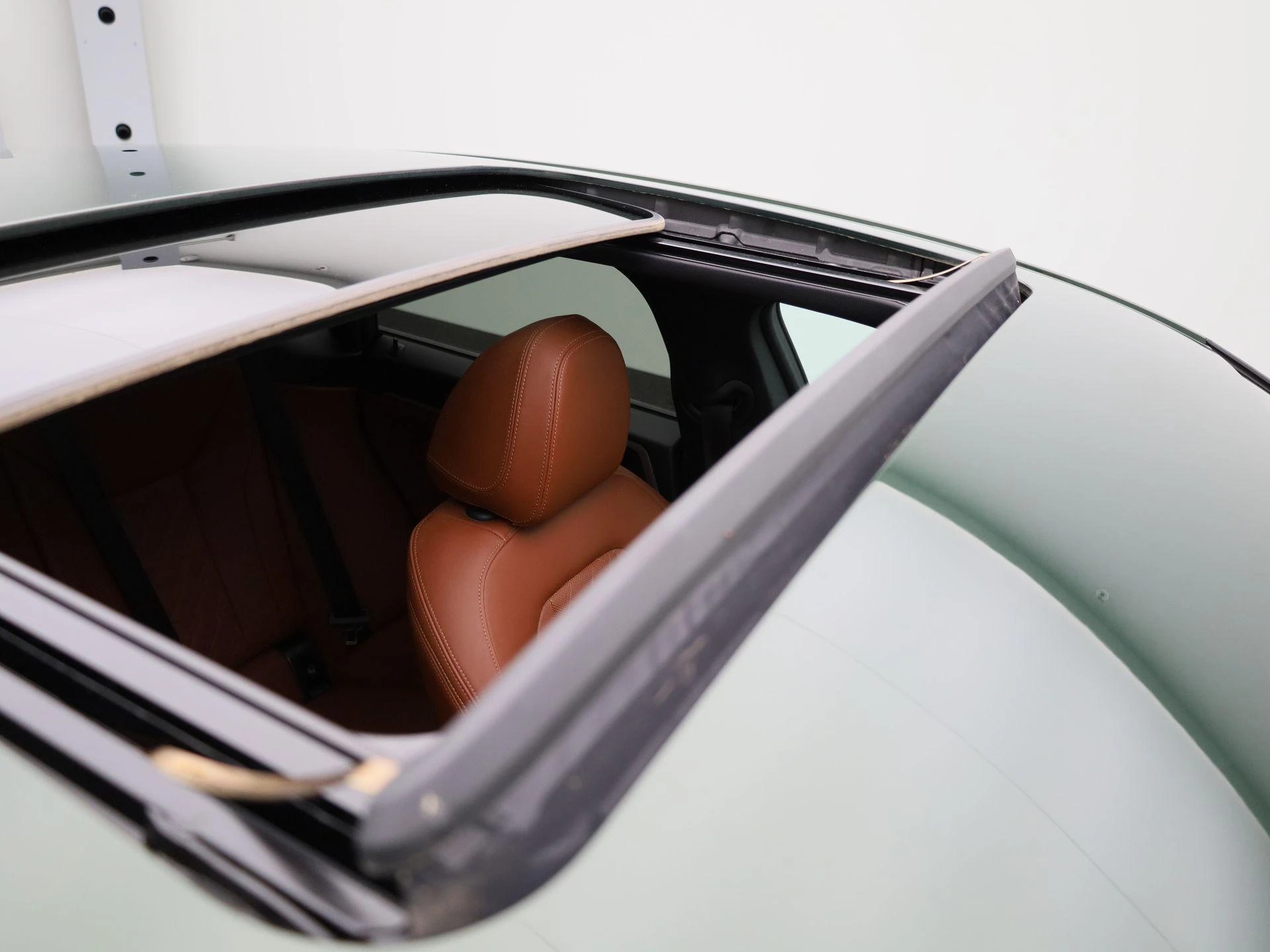 BMW-i4-image-41