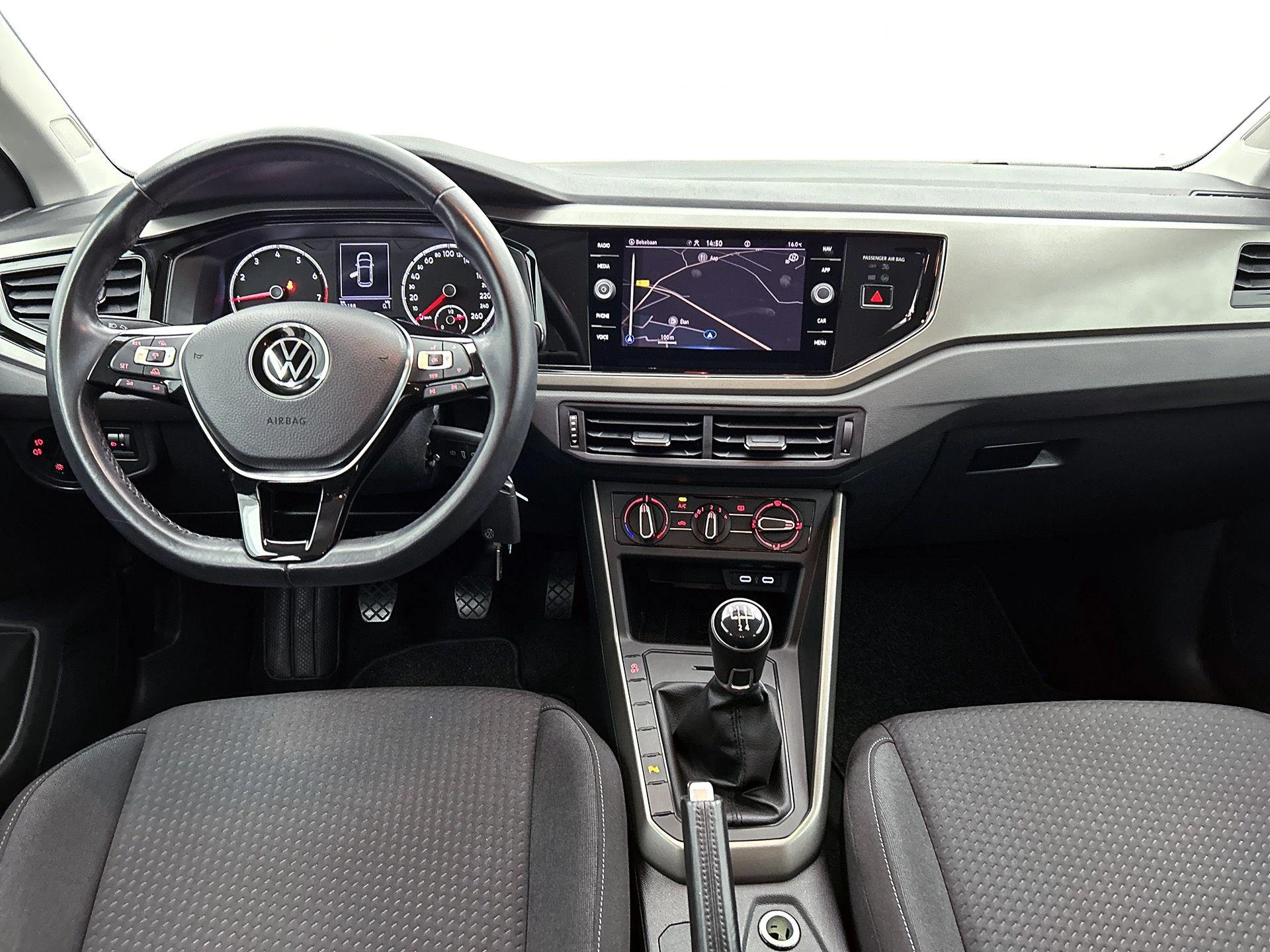 Volkswagen-Polo-image-21