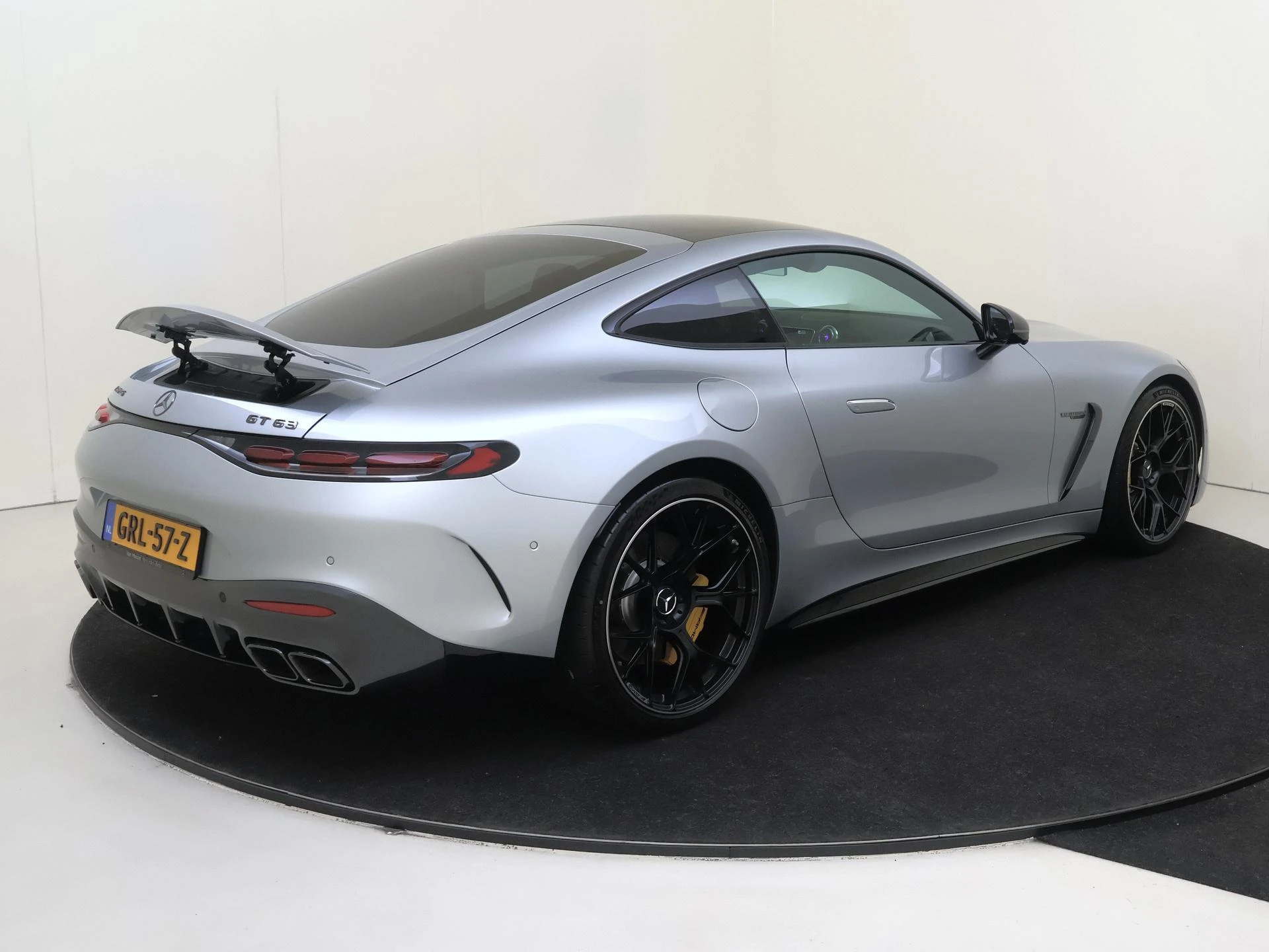 Mercedes-AMG-GT-image-3