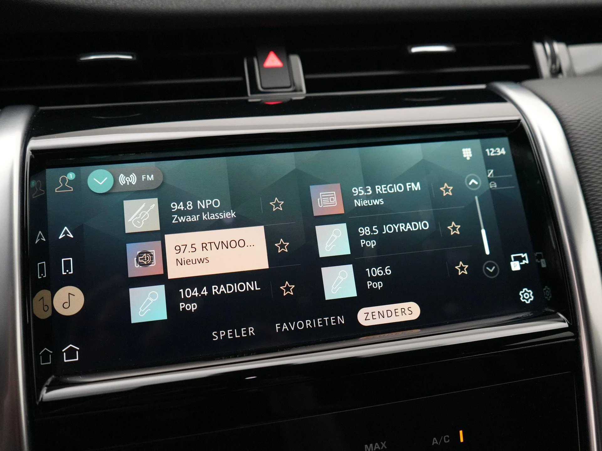 Land Rover-Discovery Sport-image-24