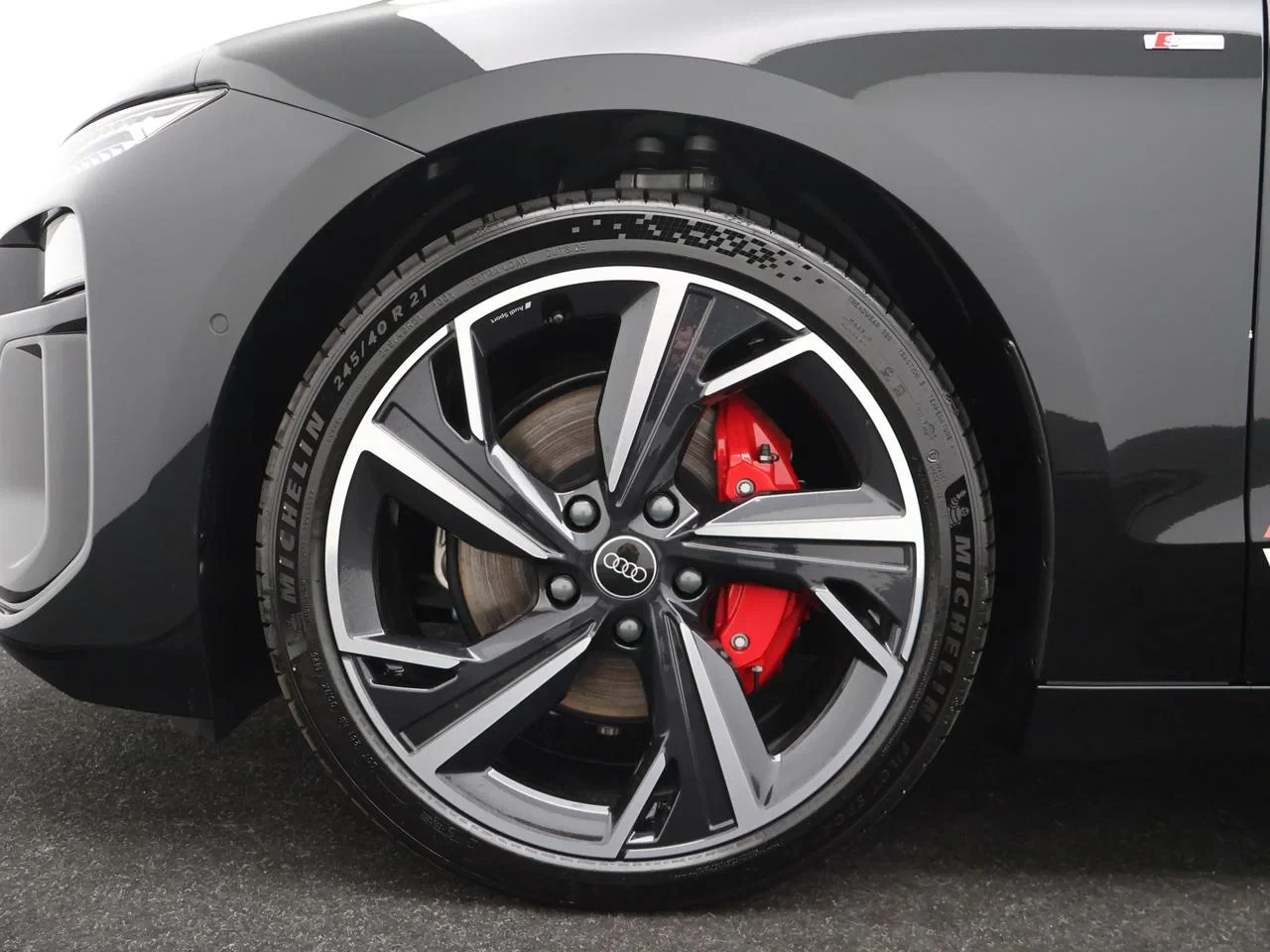 Audi-A6 Avant e-tron-image-9