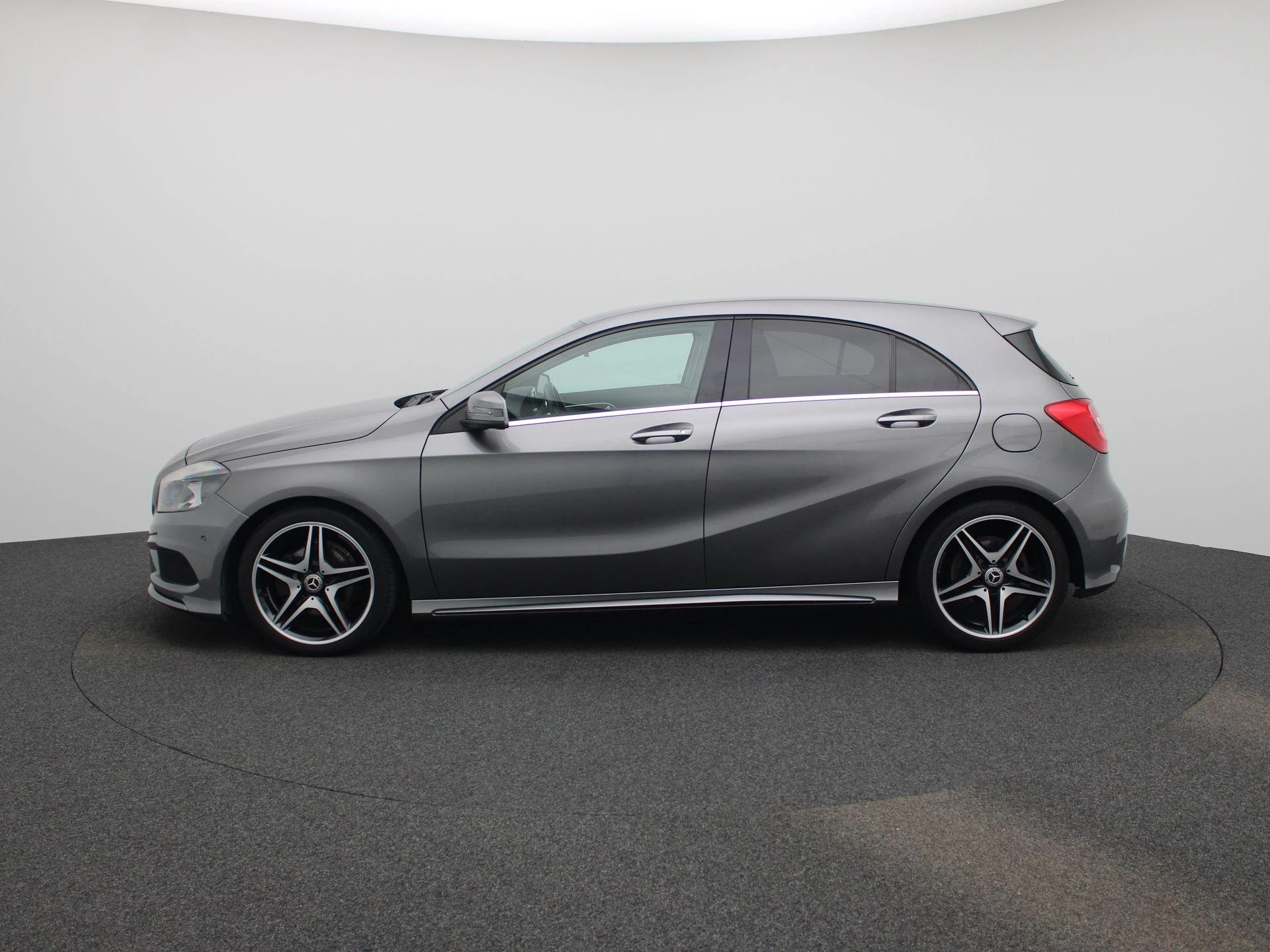Mercedes-Benz-A-Klasse-image-3