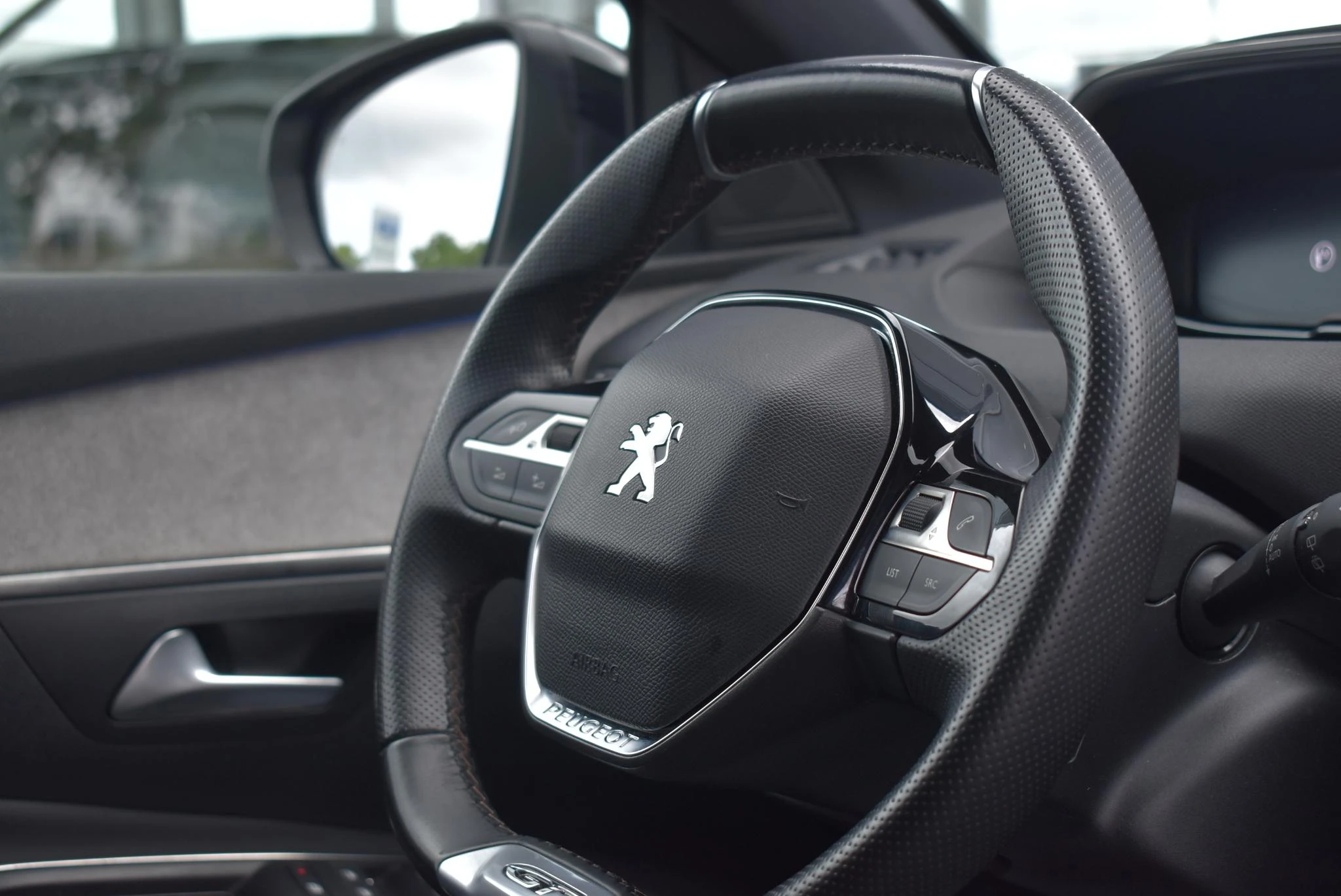 Peugeot-5008-image-25