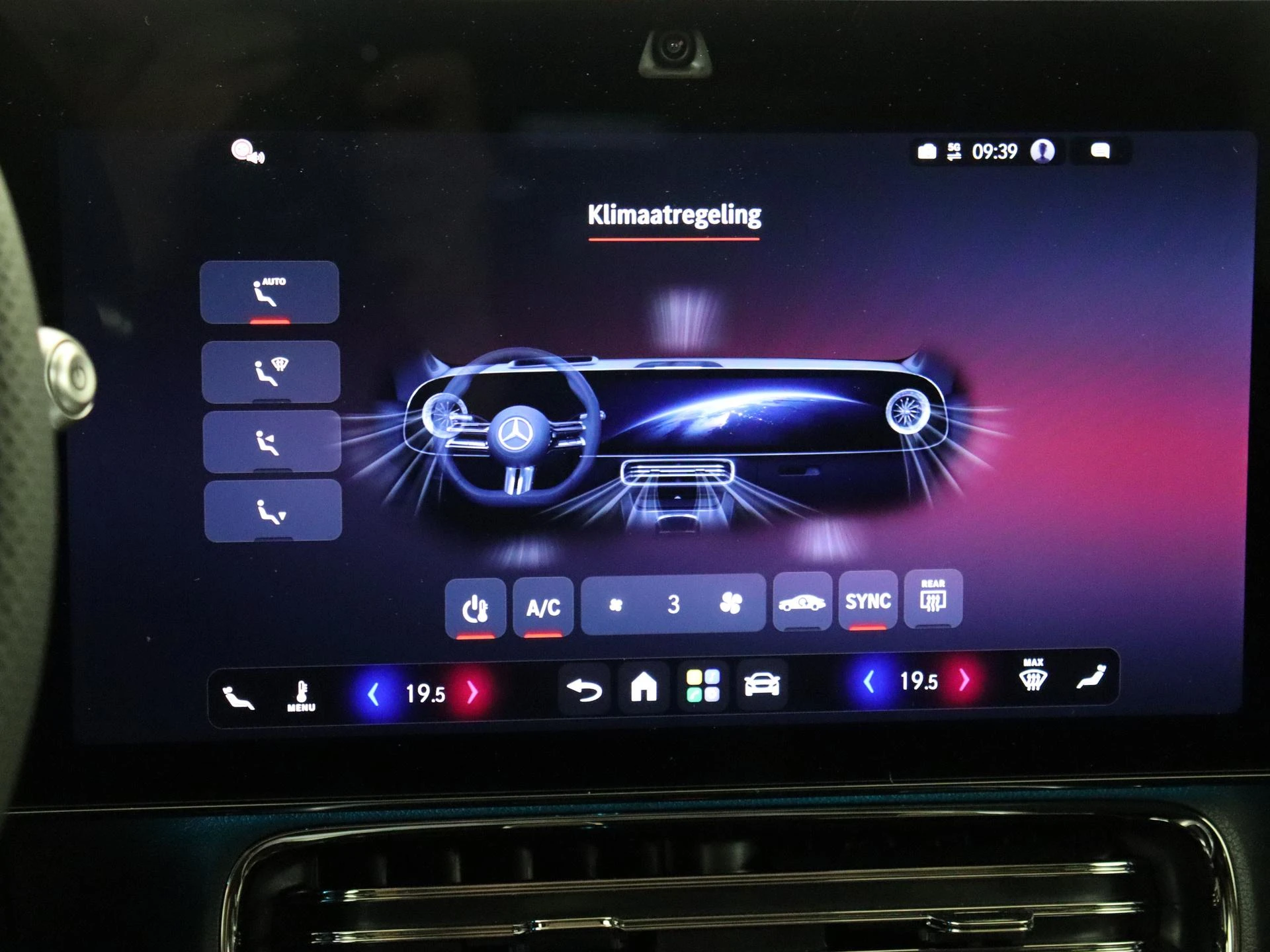 Mercedes-Benz-CLA-image-17