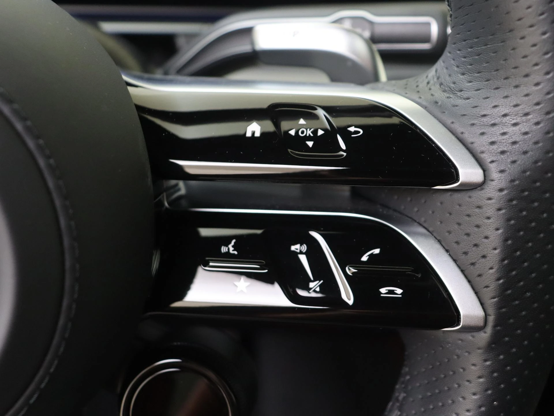 Mercedes-Benz-GLE-image-12