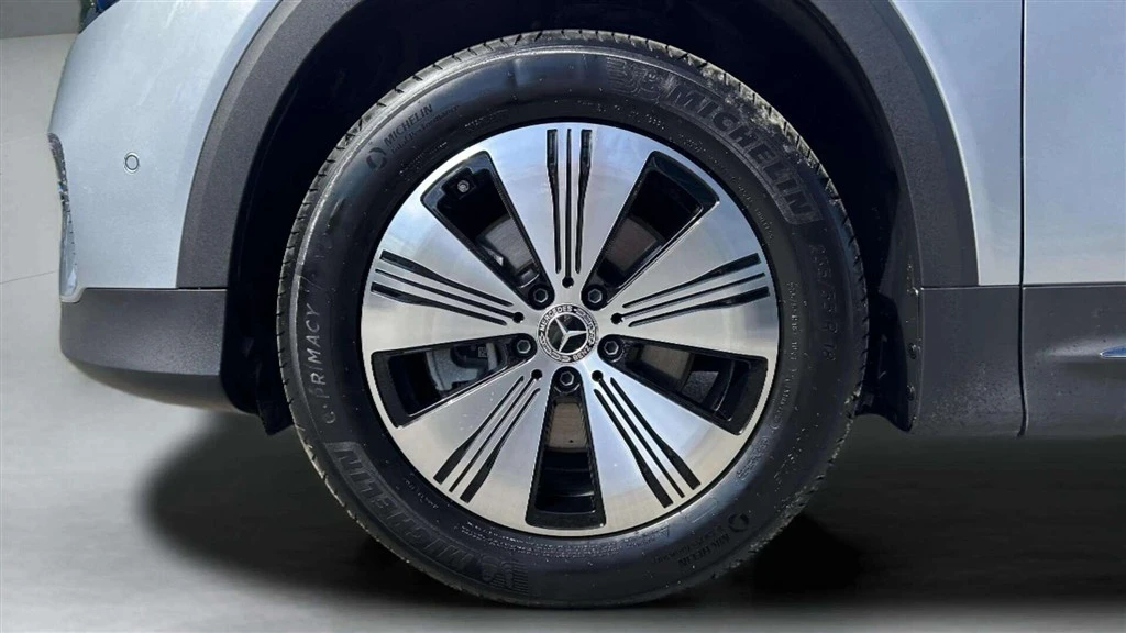 Mercedes-Benz-EQB-image-8