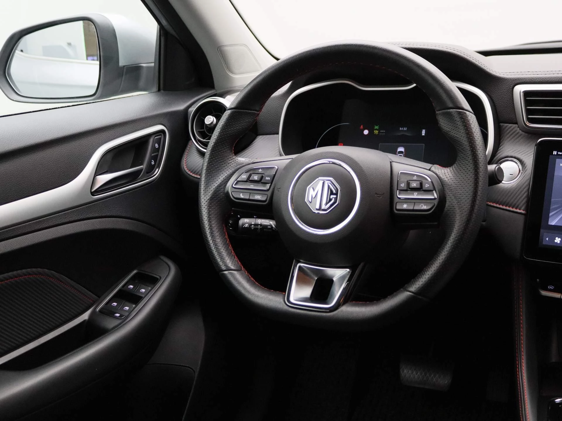 MG ZS EV - 10