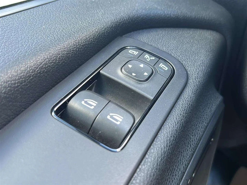 Mercedes-Benz-eSprinter-image-16