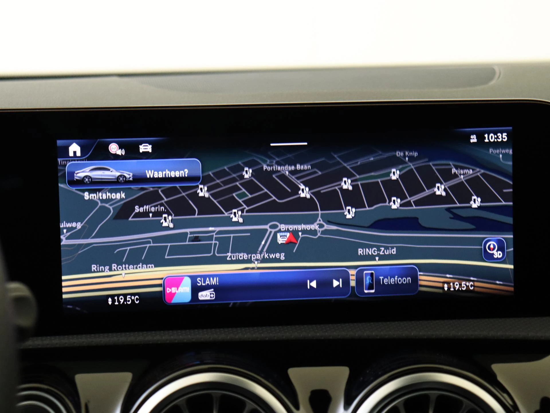 Mercedes-Benz-CLA-image-17