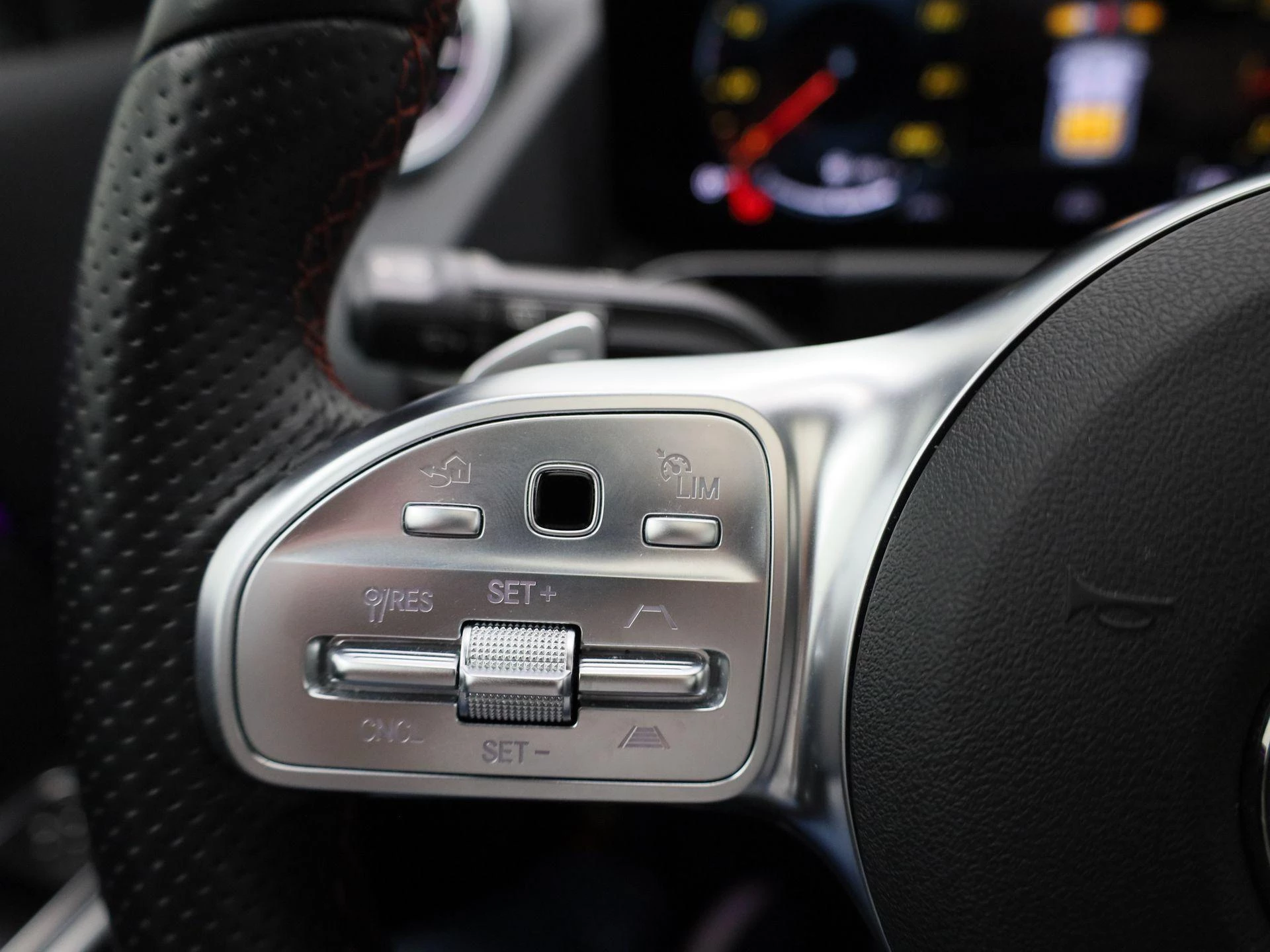 Mercedes-Benz-B-Klasse-image-17