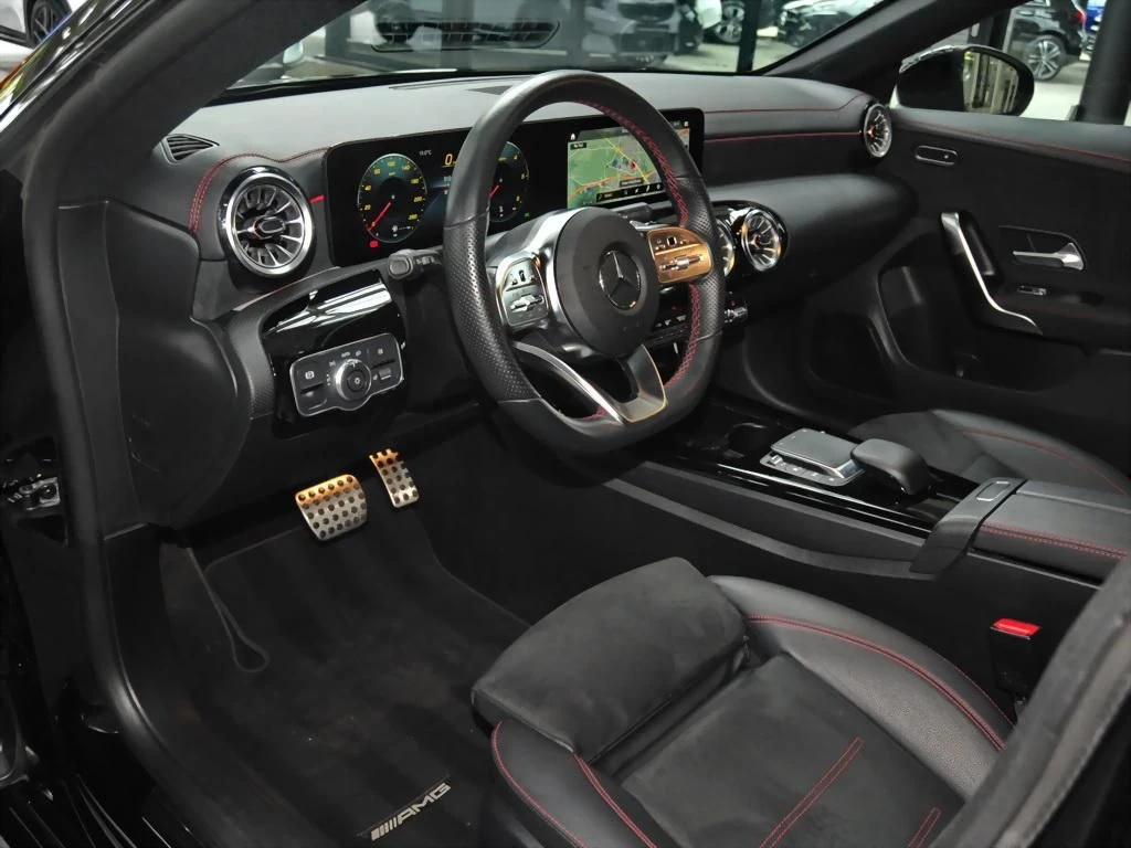 Mercedes-Benz-CLA 220 d-image-8