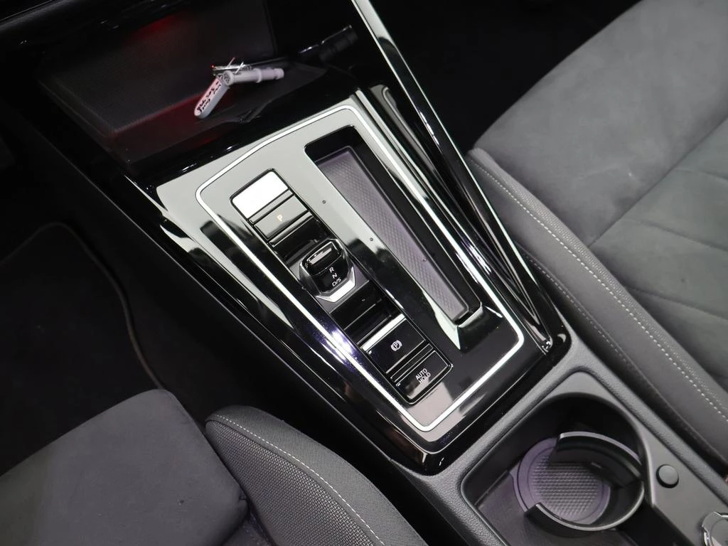 Volkswagen Golf VIII eHybrid Golf Style Business Premium 1.4TSI eHybrid PHEV 150PK *AUTOMAAT*PANODAK*ALCANTARA*CAMERA*PDC*ACC*NAVI*APP-CONNECT*...*