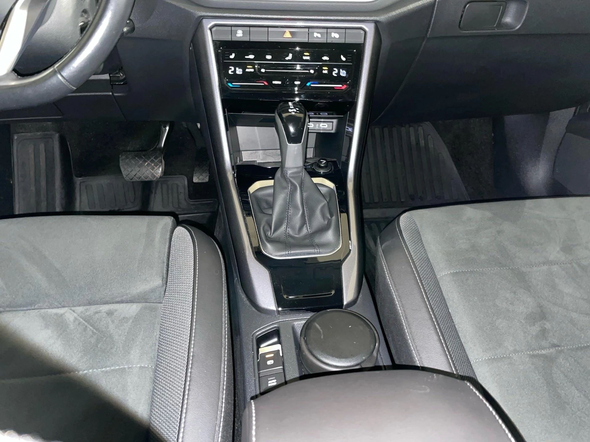 Volkswagen-T-Roc-image-9