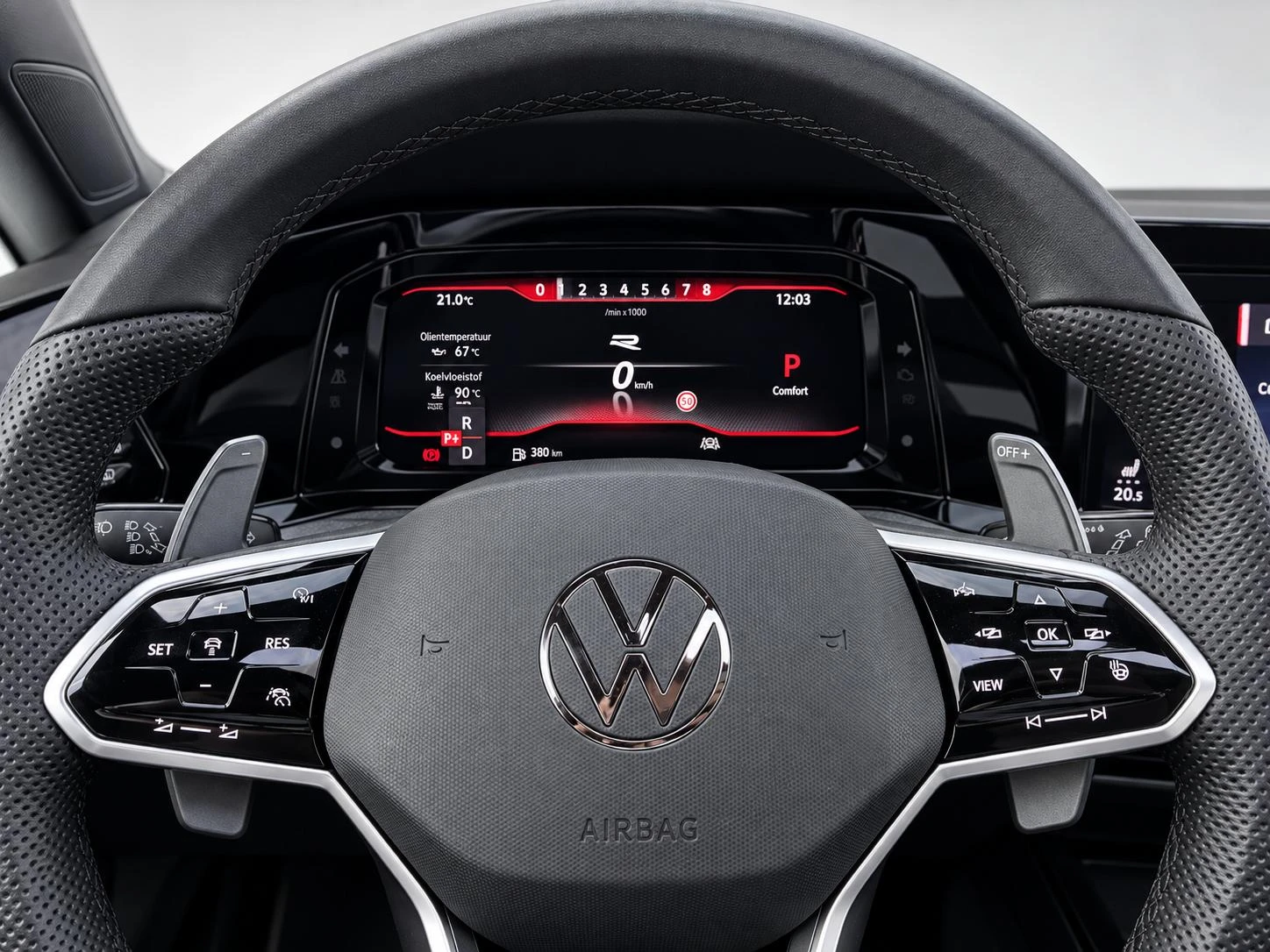 Volkswagen-Golf-image-8