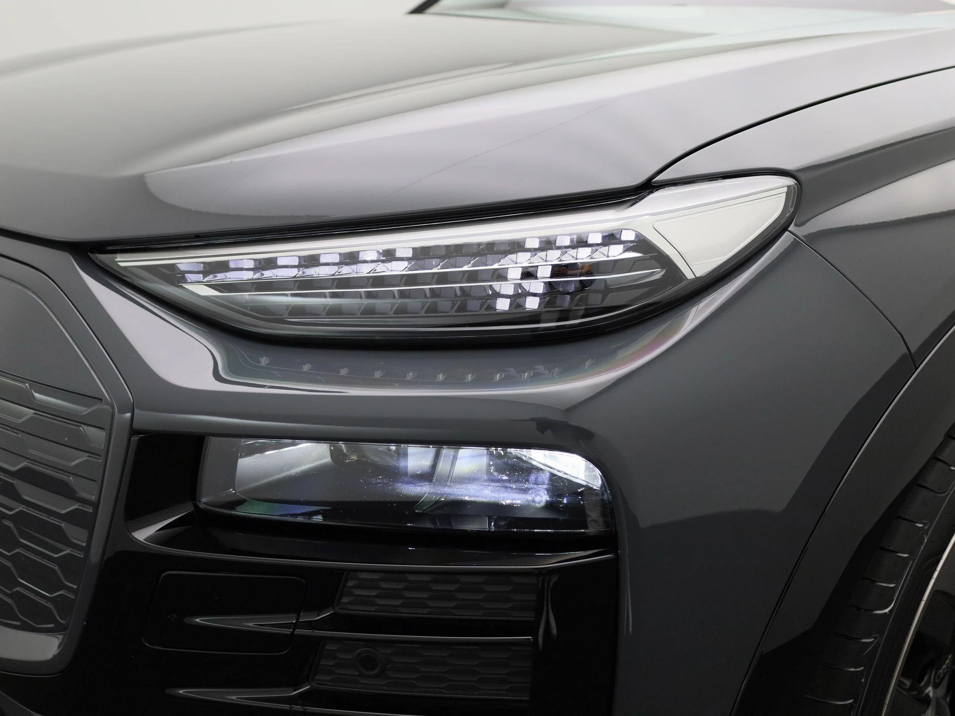 Audi-Q6 e-tron-image-17