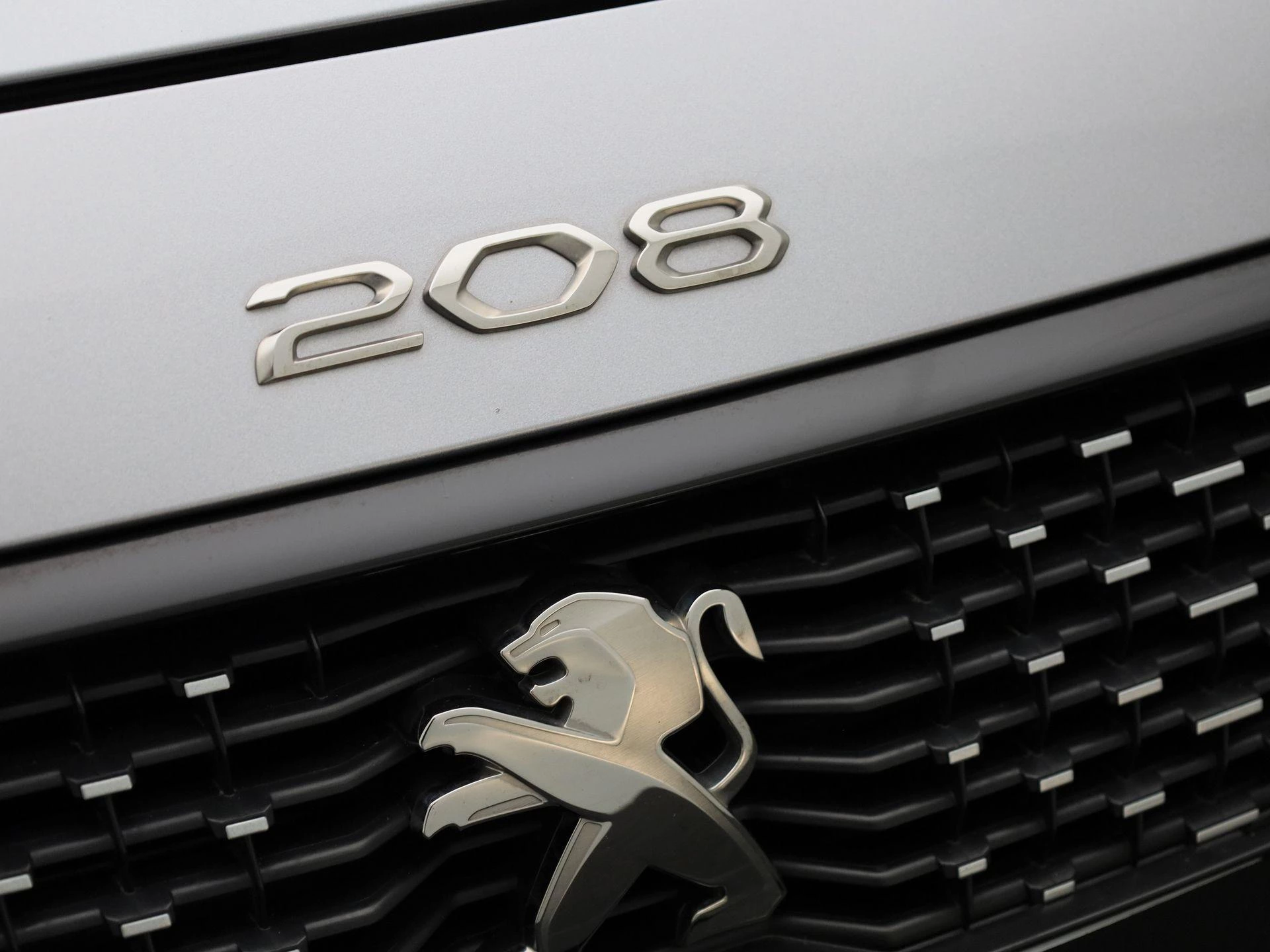 Peugeot-e-208-image-29