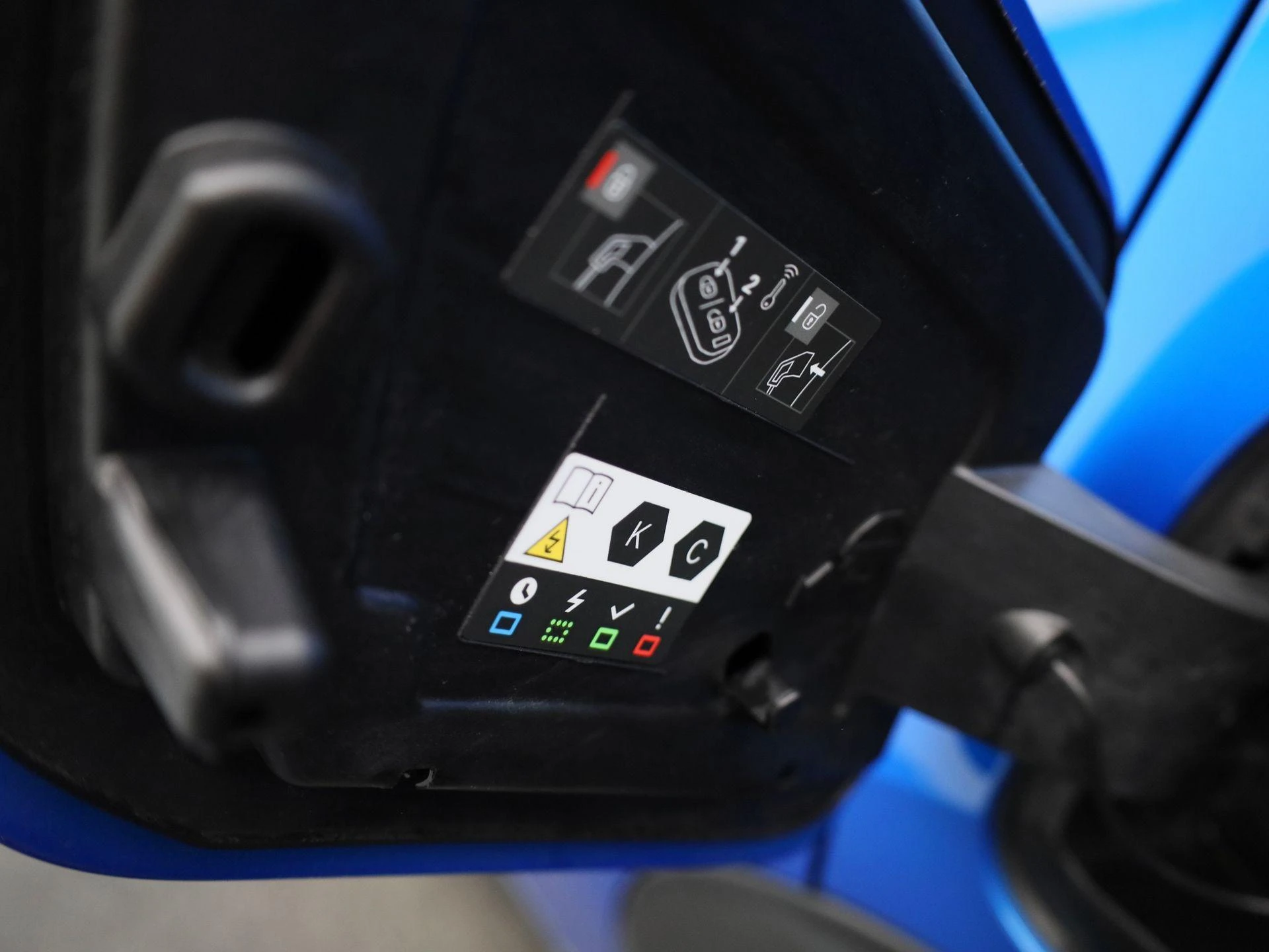 Peugeot-e-2008-image-13