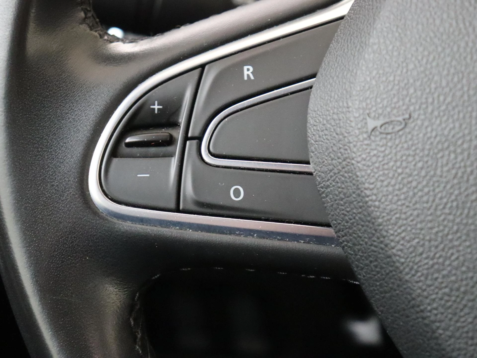 Renault Kadjar 1.3 TCe 160 PK Black Edition