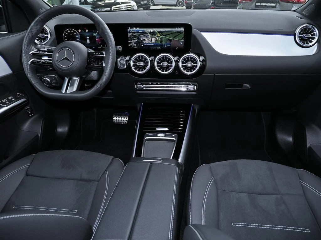 Mercedes-Benz-GLA 200 d-image-13