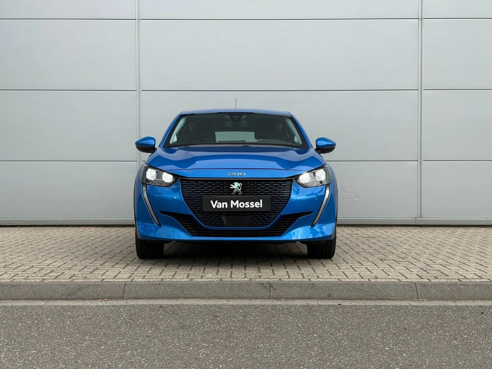 Peugeot-e-208-image-7