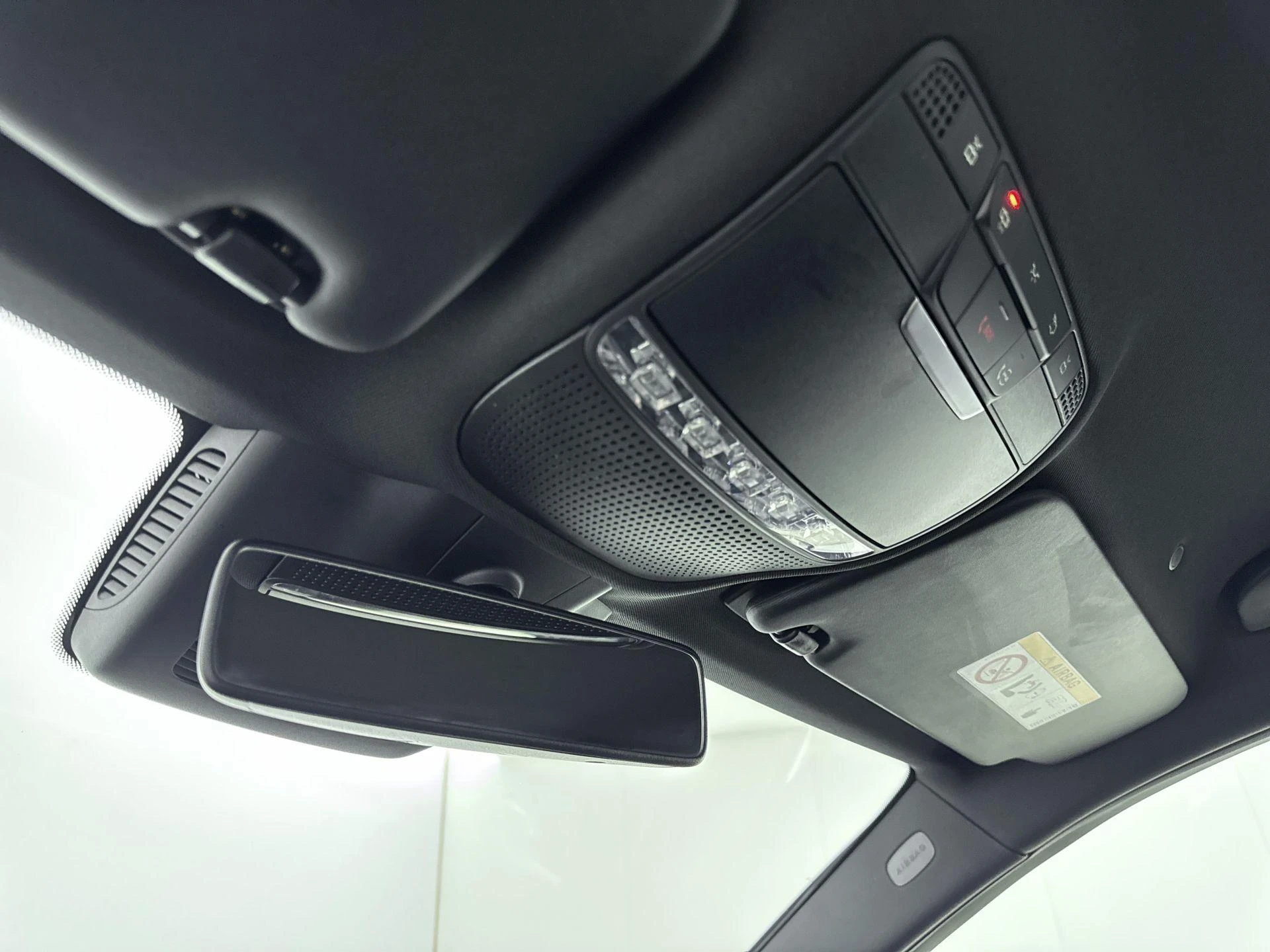 Mercedes-Benz-C-Klasse-image-19