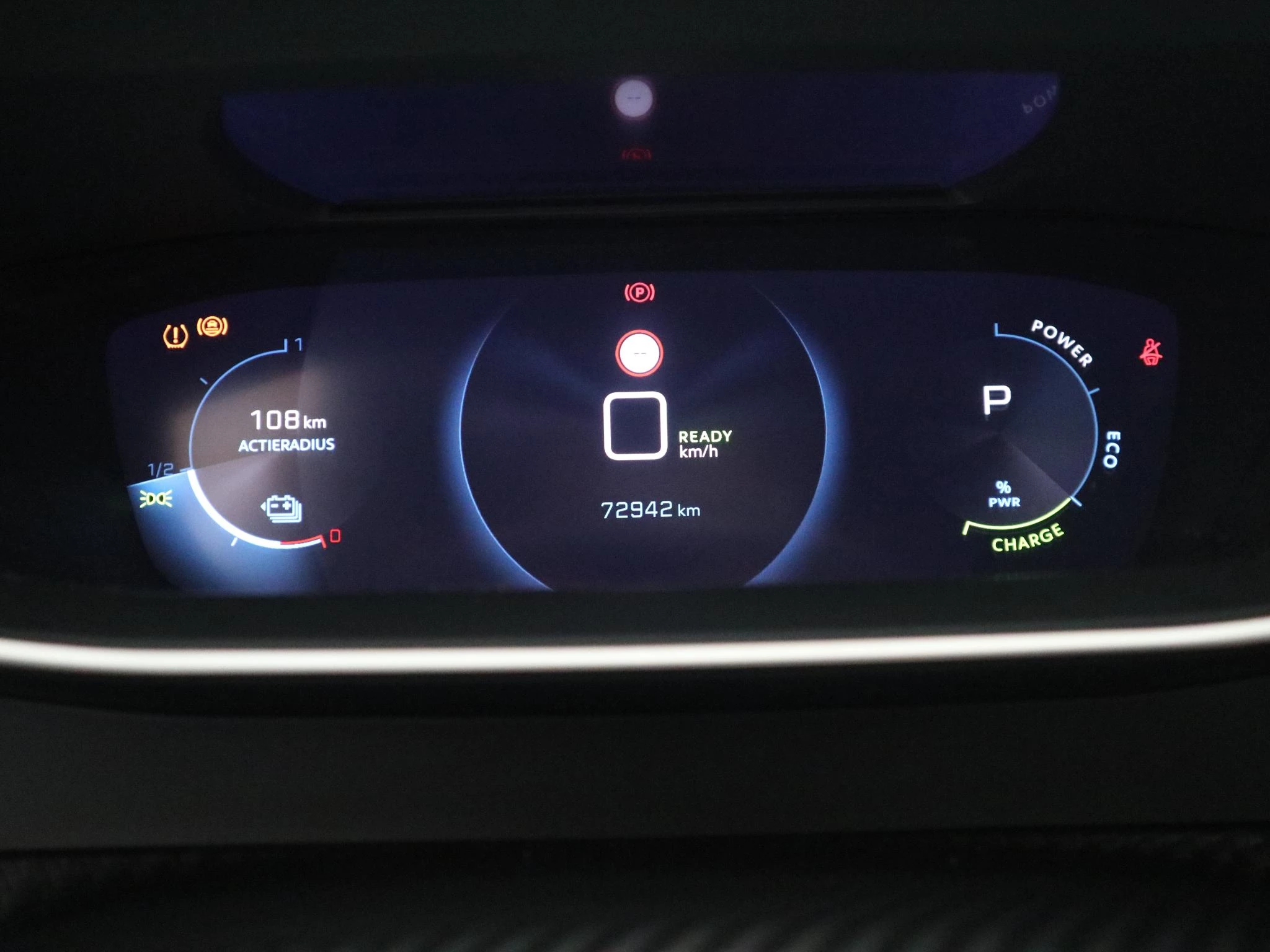 Peugeot-e-2008-image-10