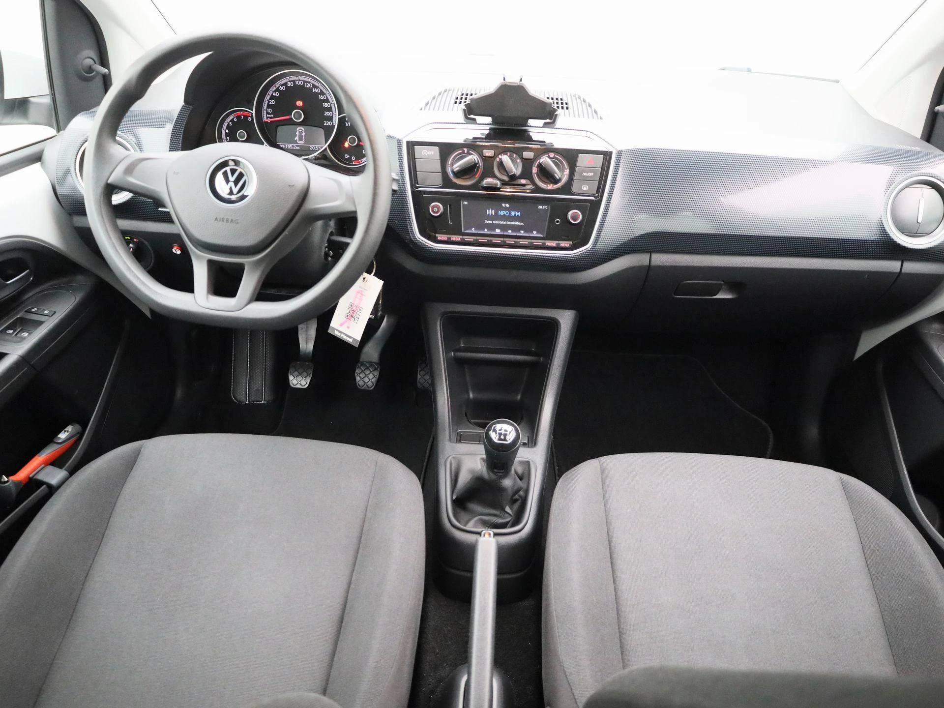 Volkswagen-up!-image-8