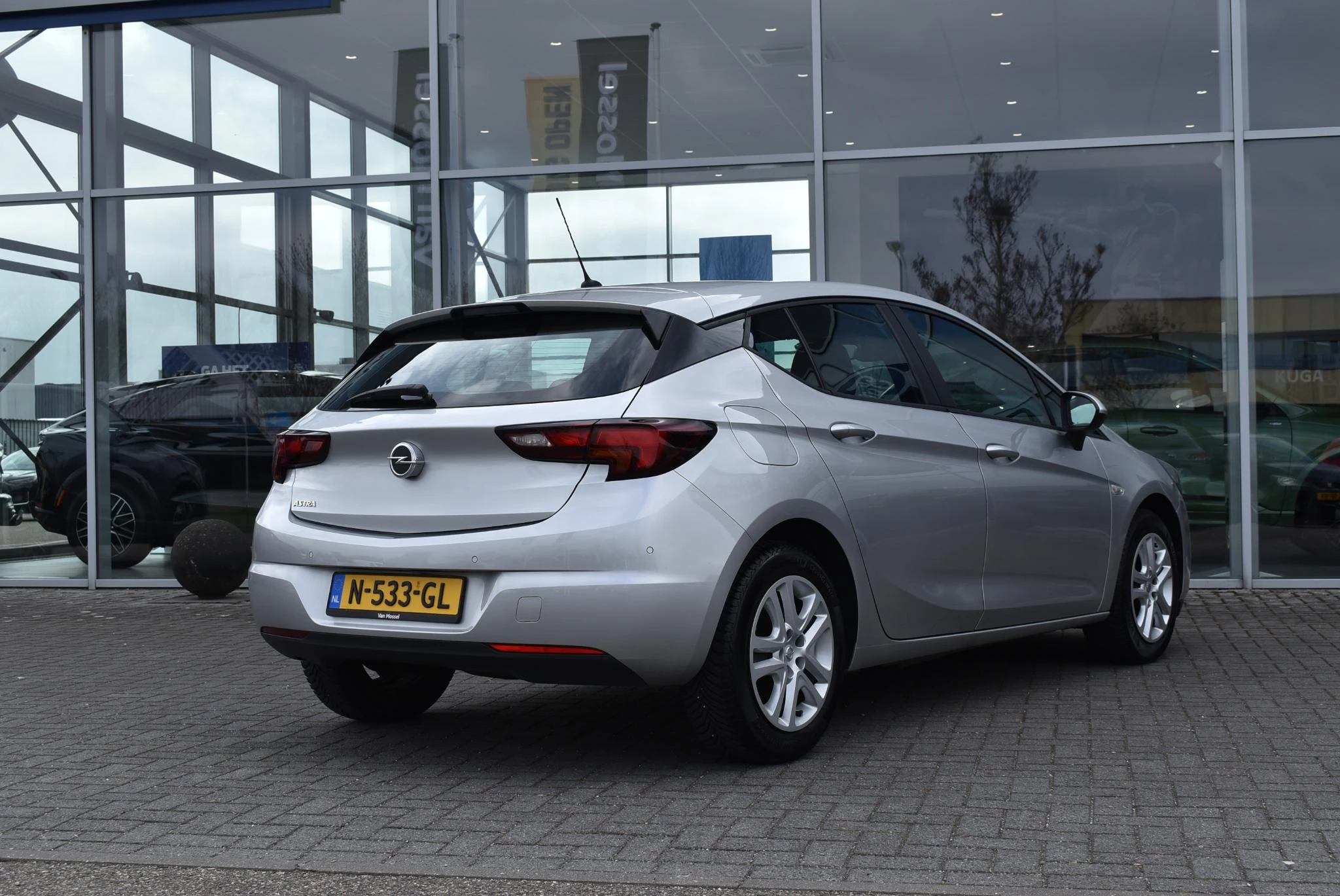Opel-Astra-image-4