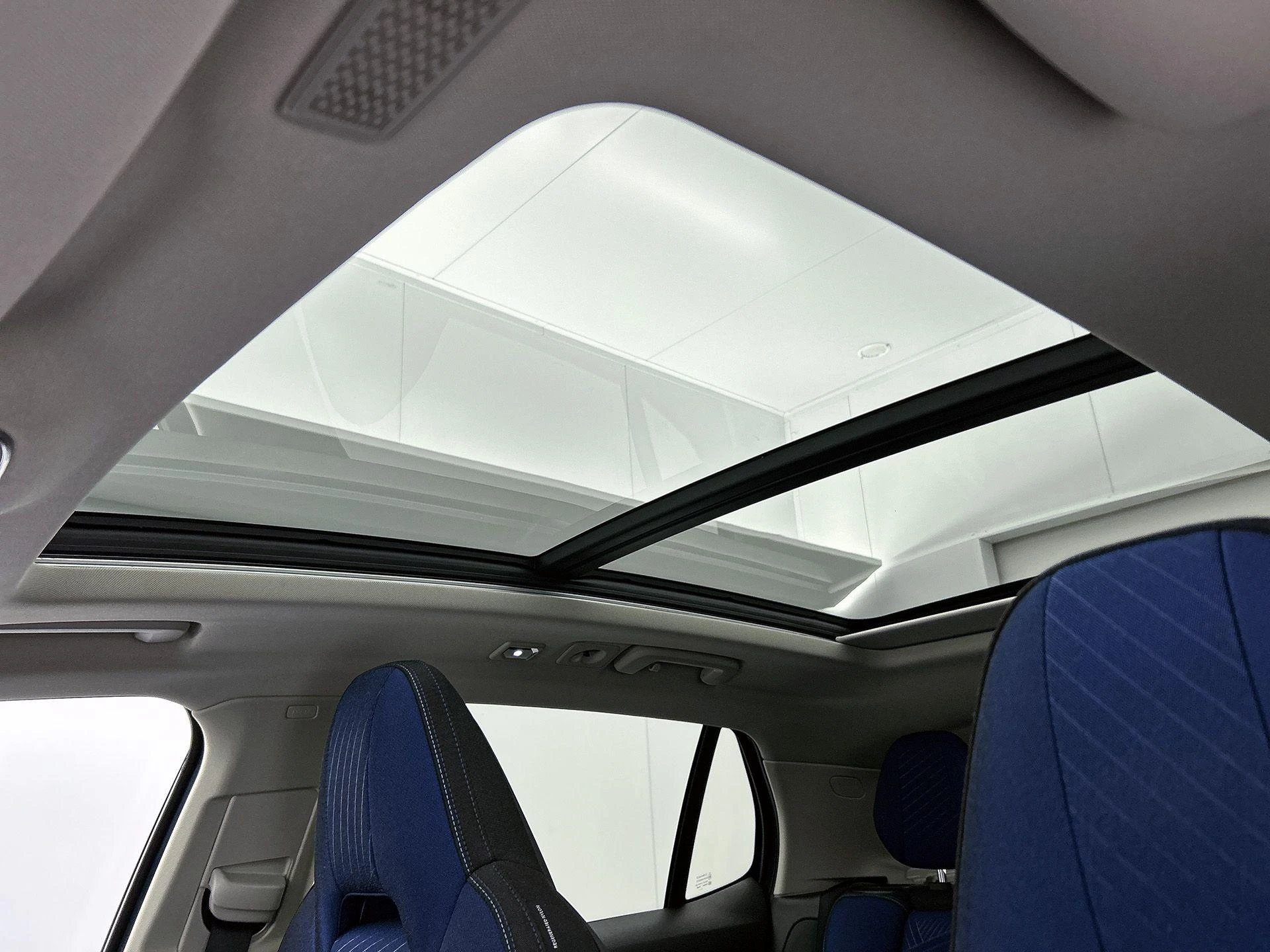 Lynk & Co-01-image-43