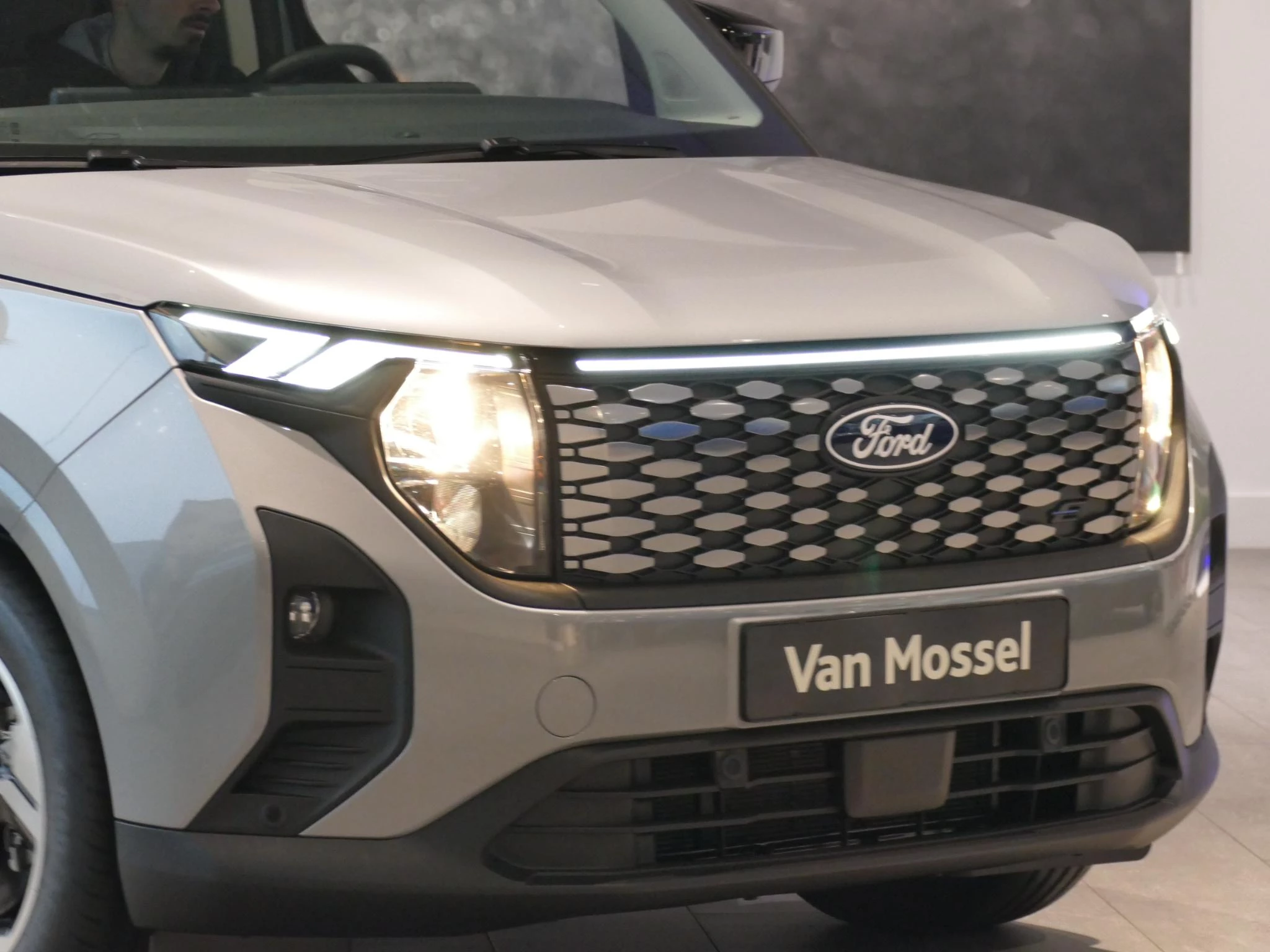 Ford-Transit Courier-image-37