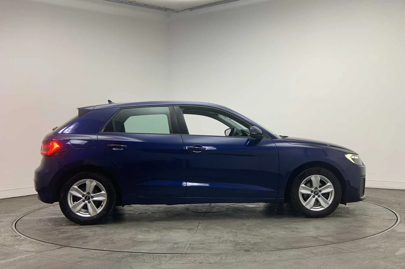 Audi-A1 Sportback-image-3