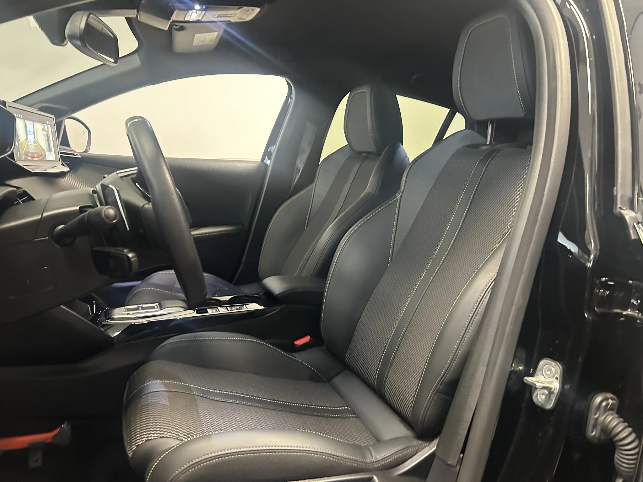 Peugeot-208-image-16