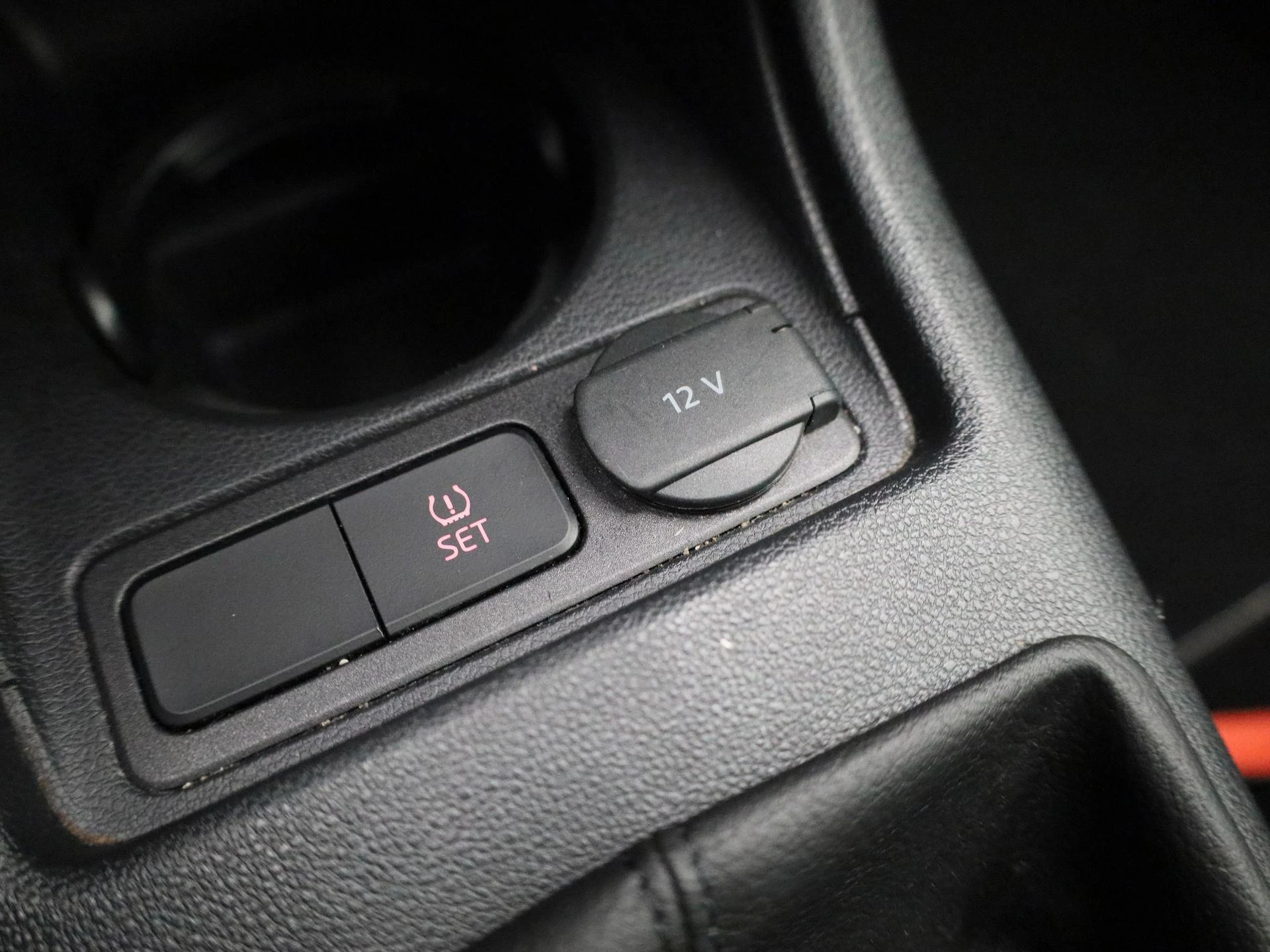 Volkswagen-up!-image-19