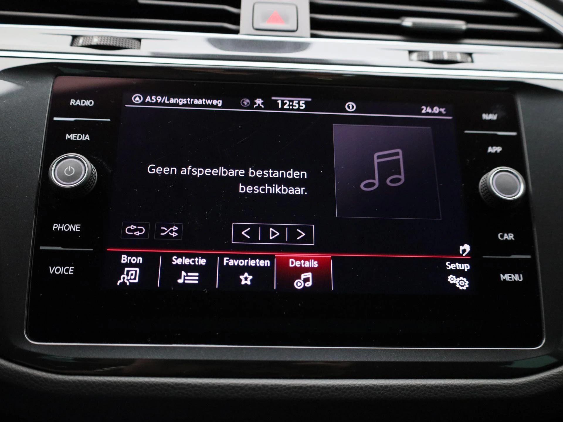 Volkswagen-Tiguan-image-22