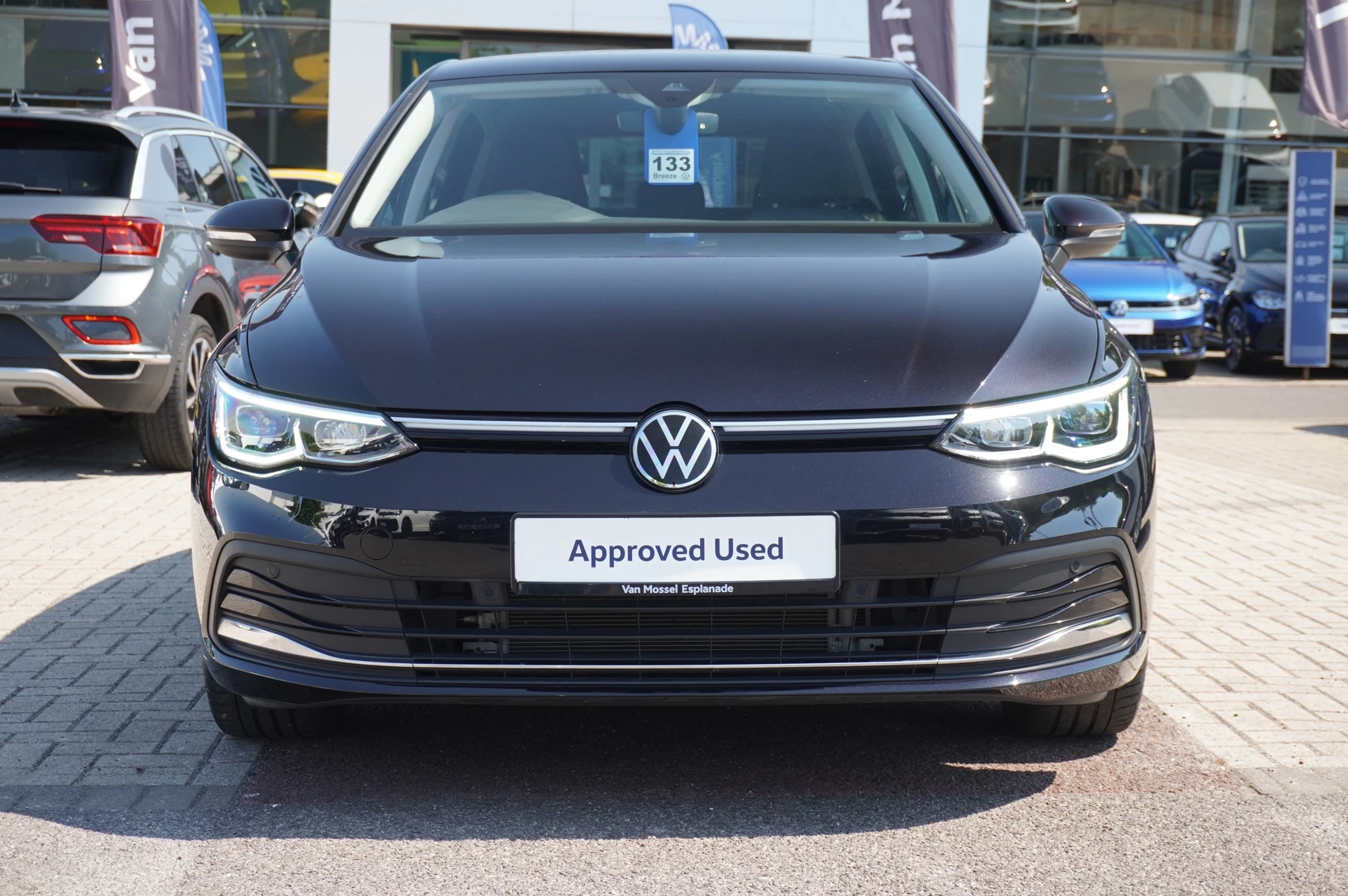 Volkswagen-Golf-image-6