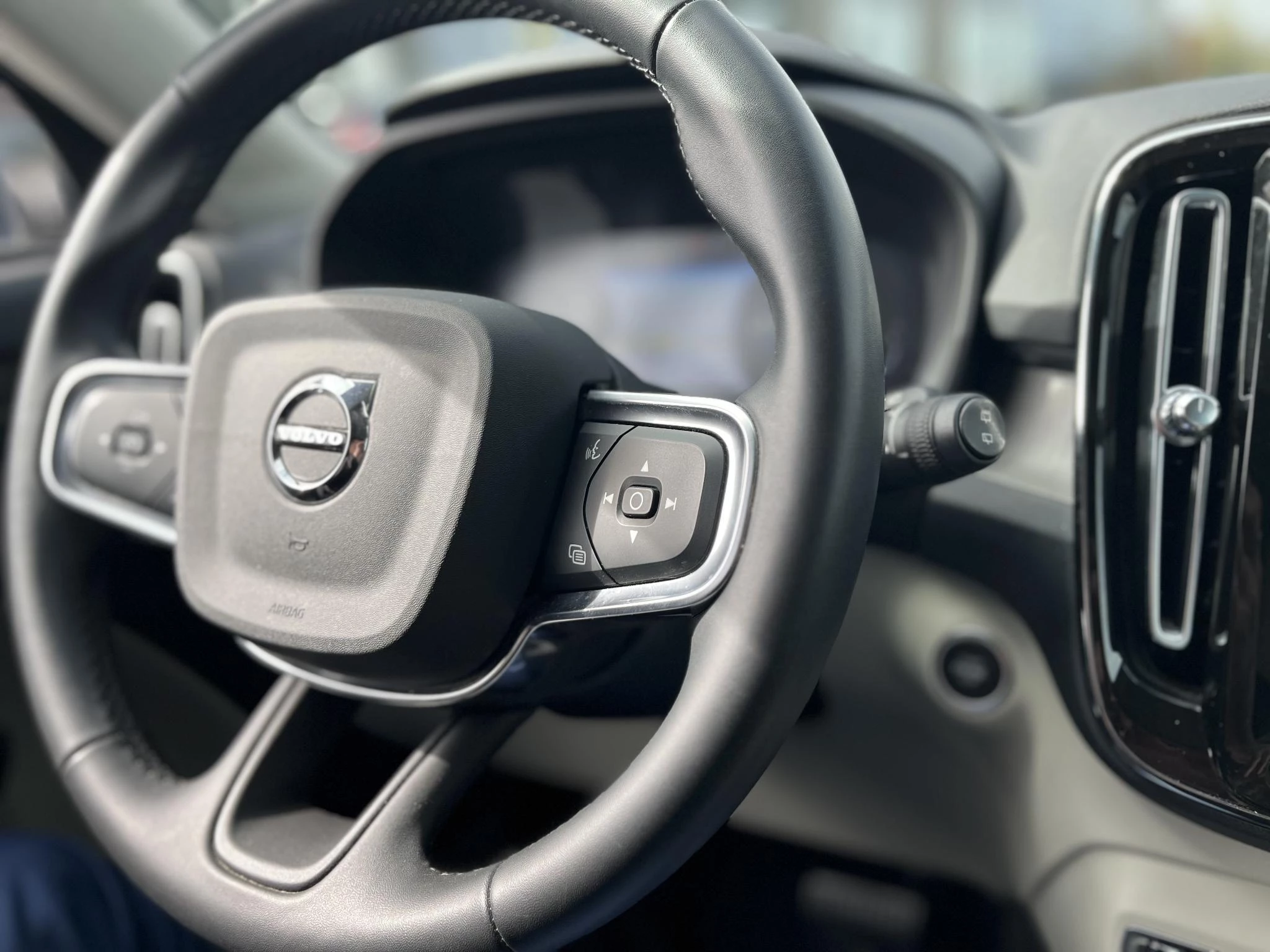 Volvo-XC40-image-14