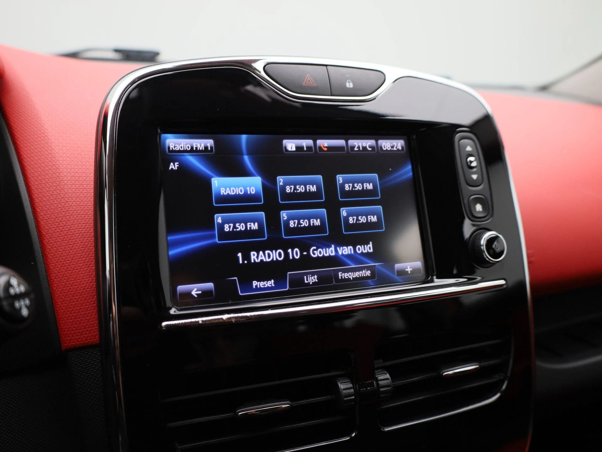 Renault-Clio-image-24