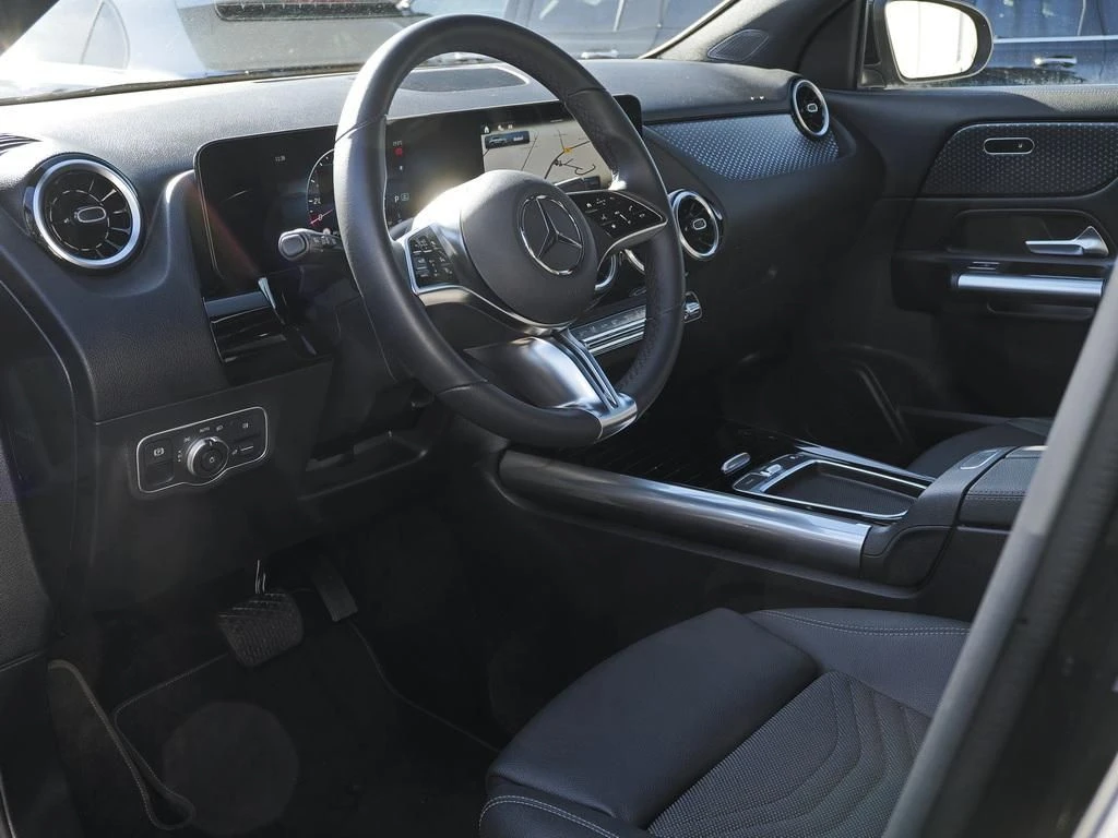 Mercedes-Benz-GLA 200 d-image-8