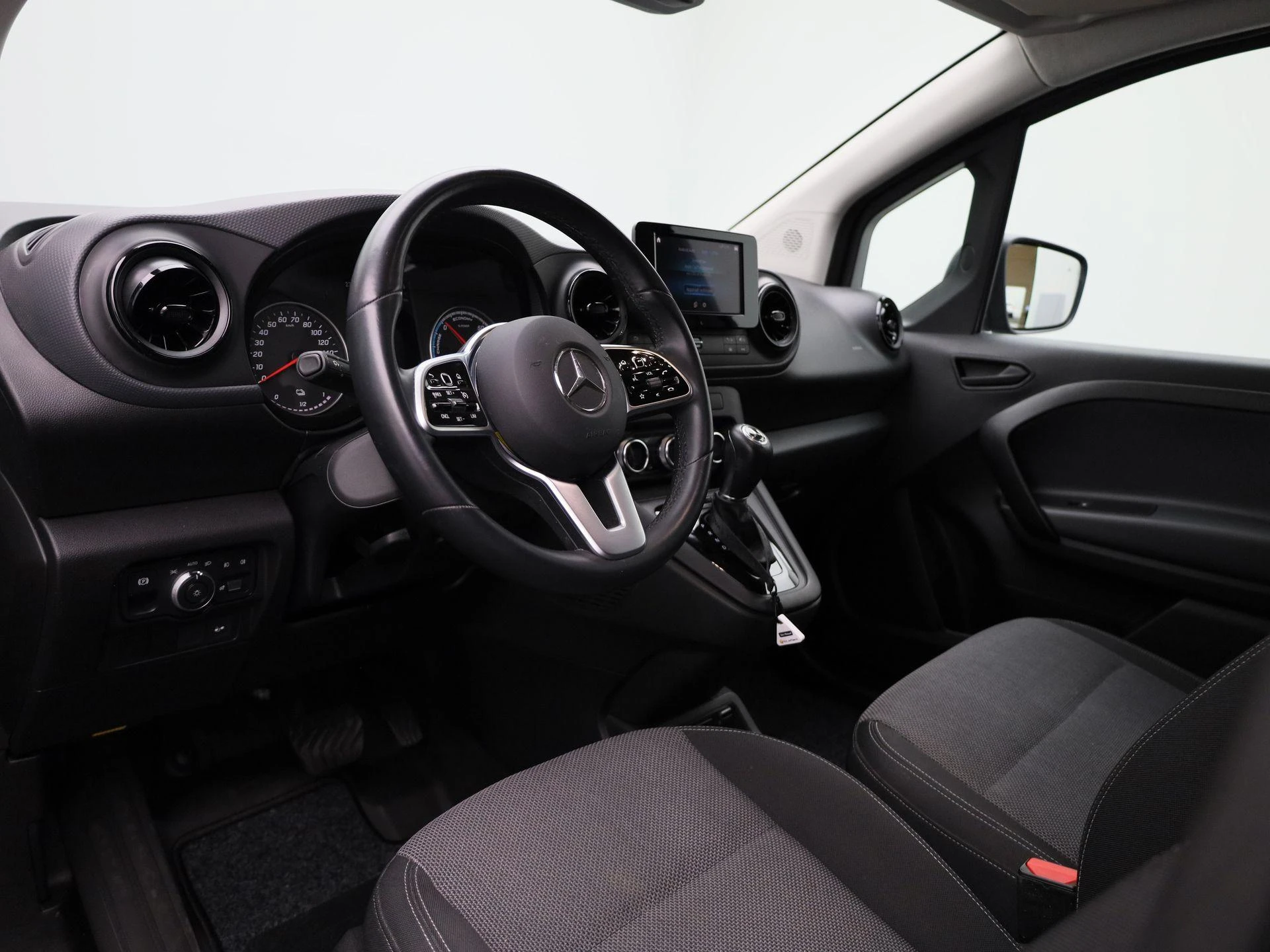 Mercedes-Benz-Citan-image-22