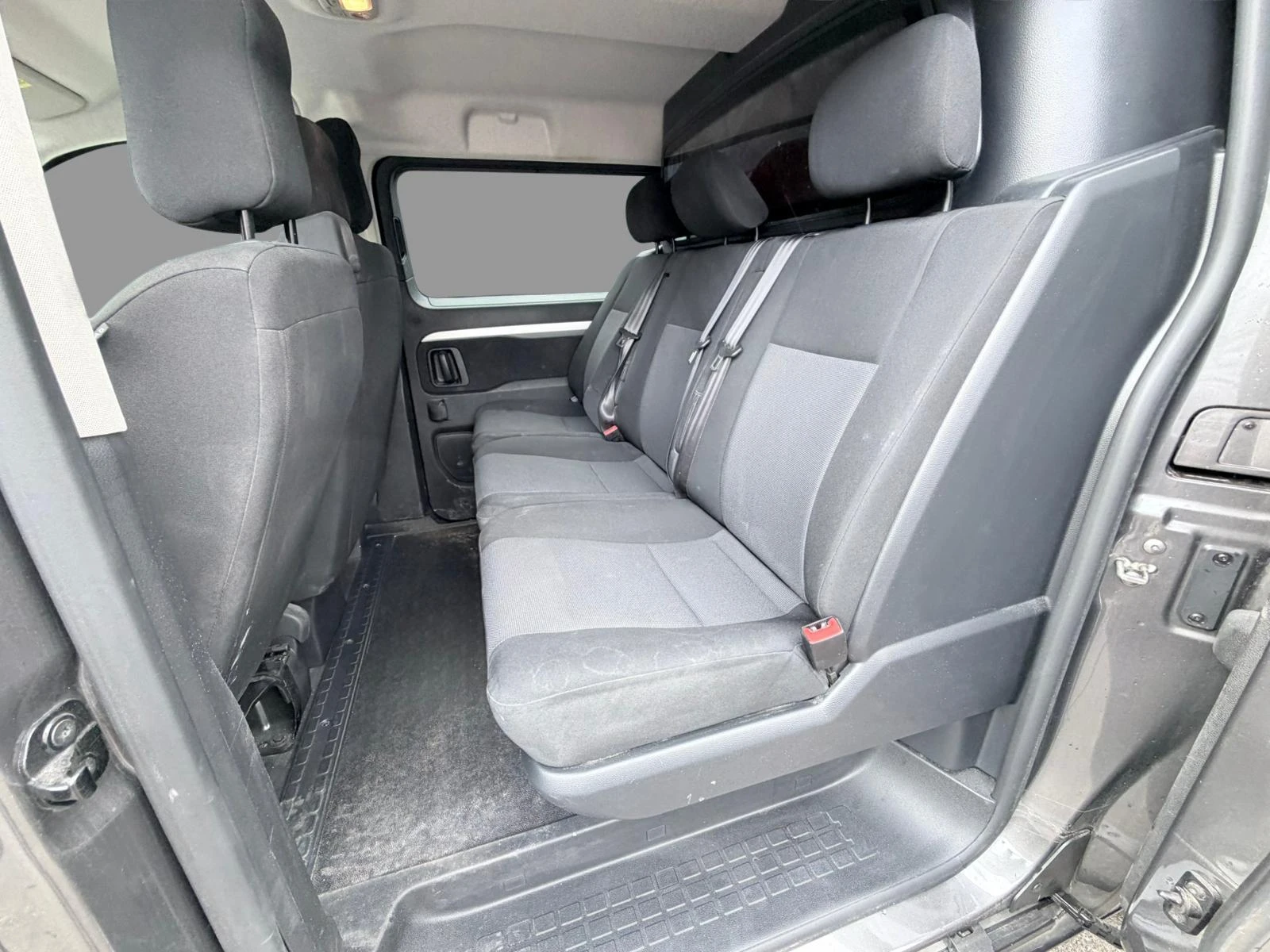 Peugeot-Expert-image-11