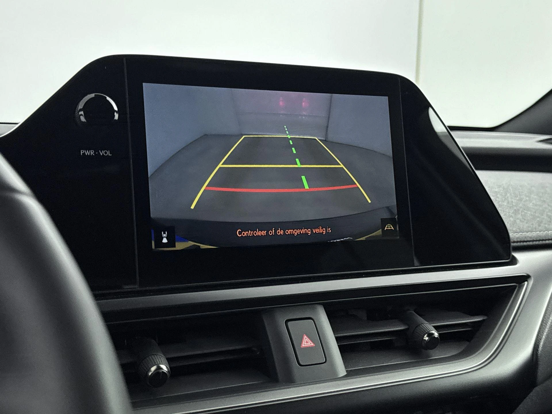 Lexus-UX-image-12