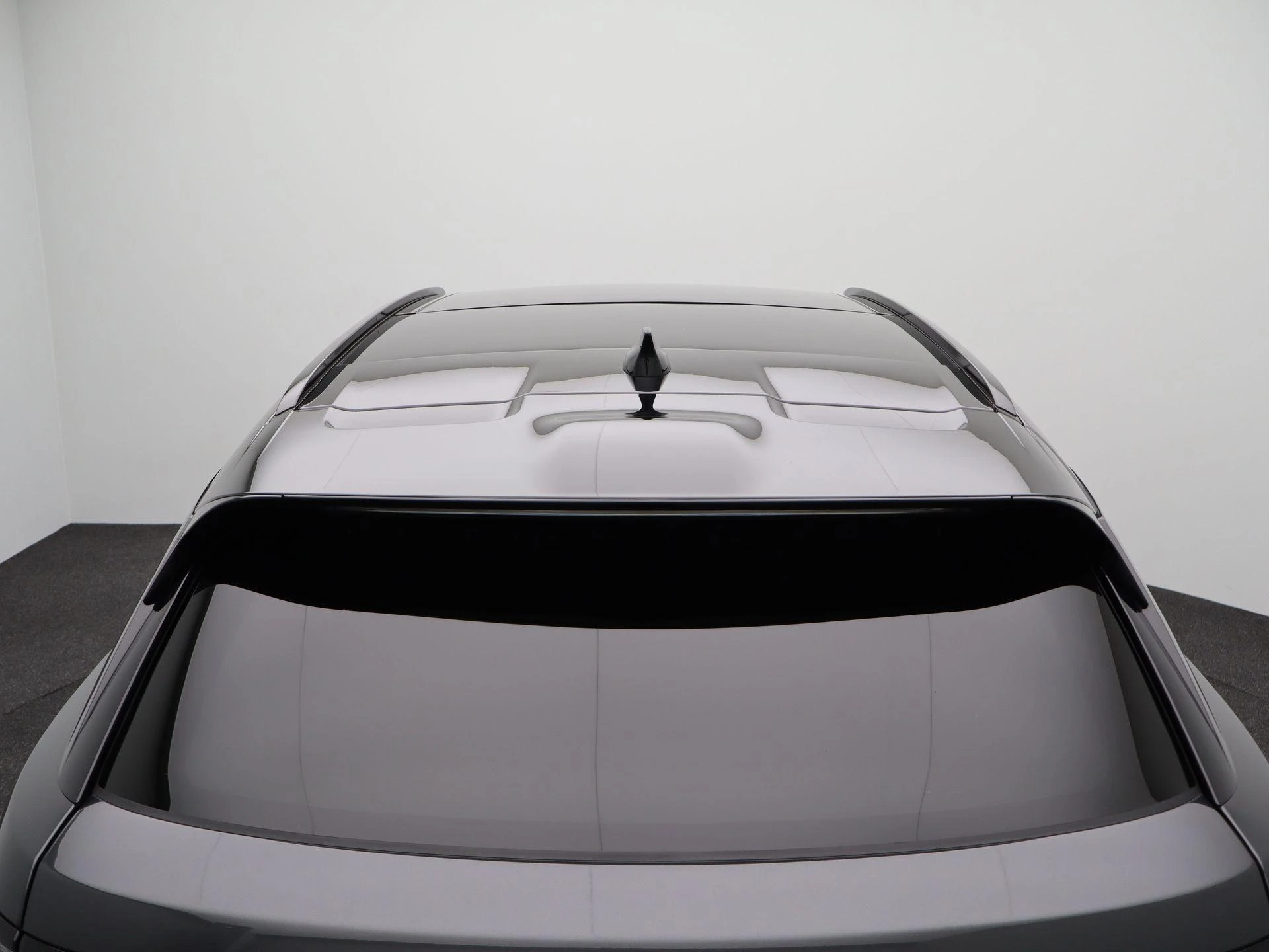 Land Rover-Range Rover Velar-image-48