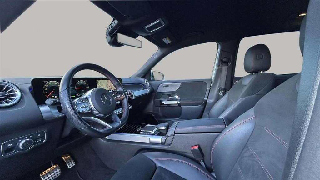 Mercedes-Benz-EQB-image-9