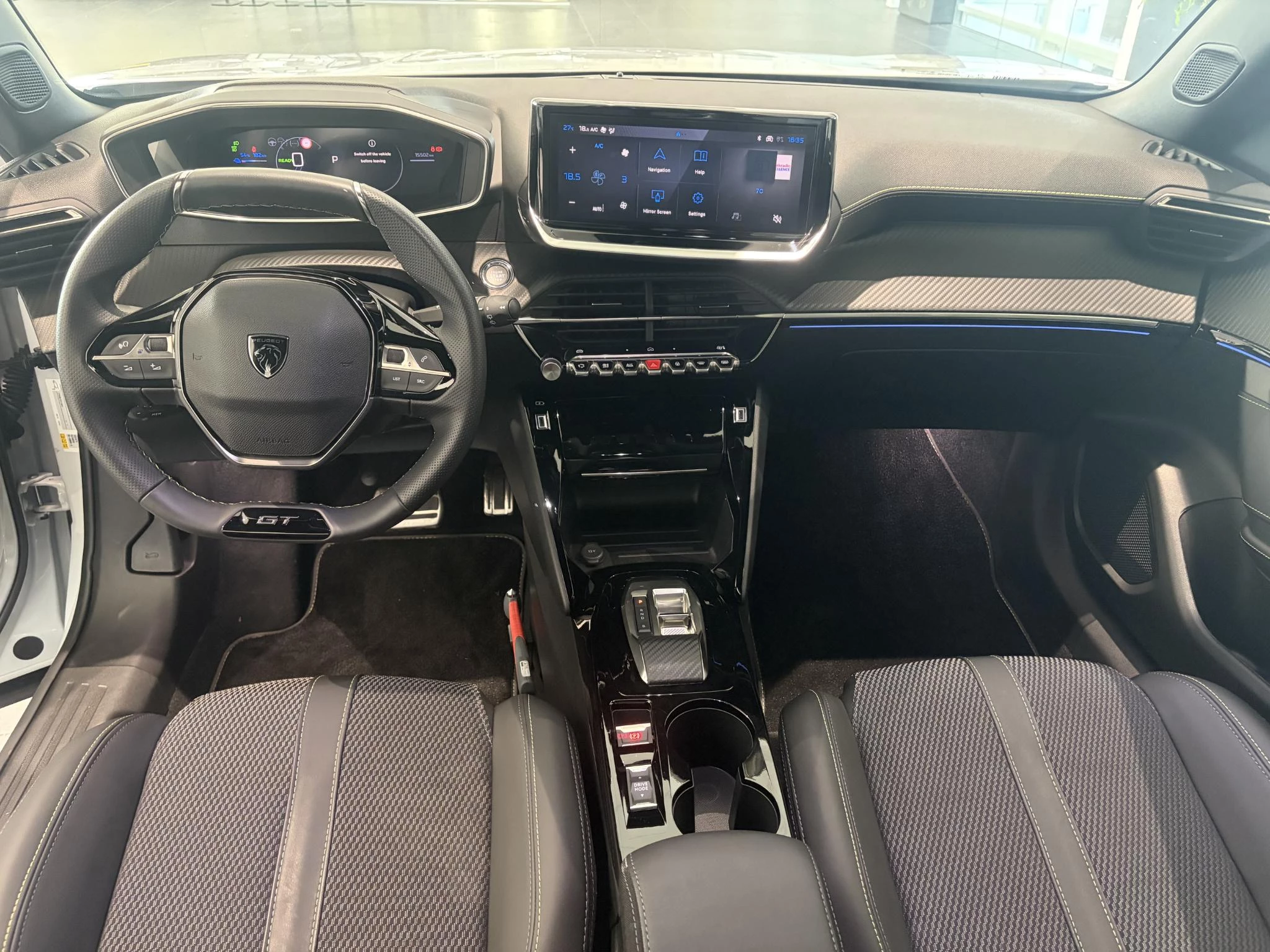 Peugeot-e-2008-image-10