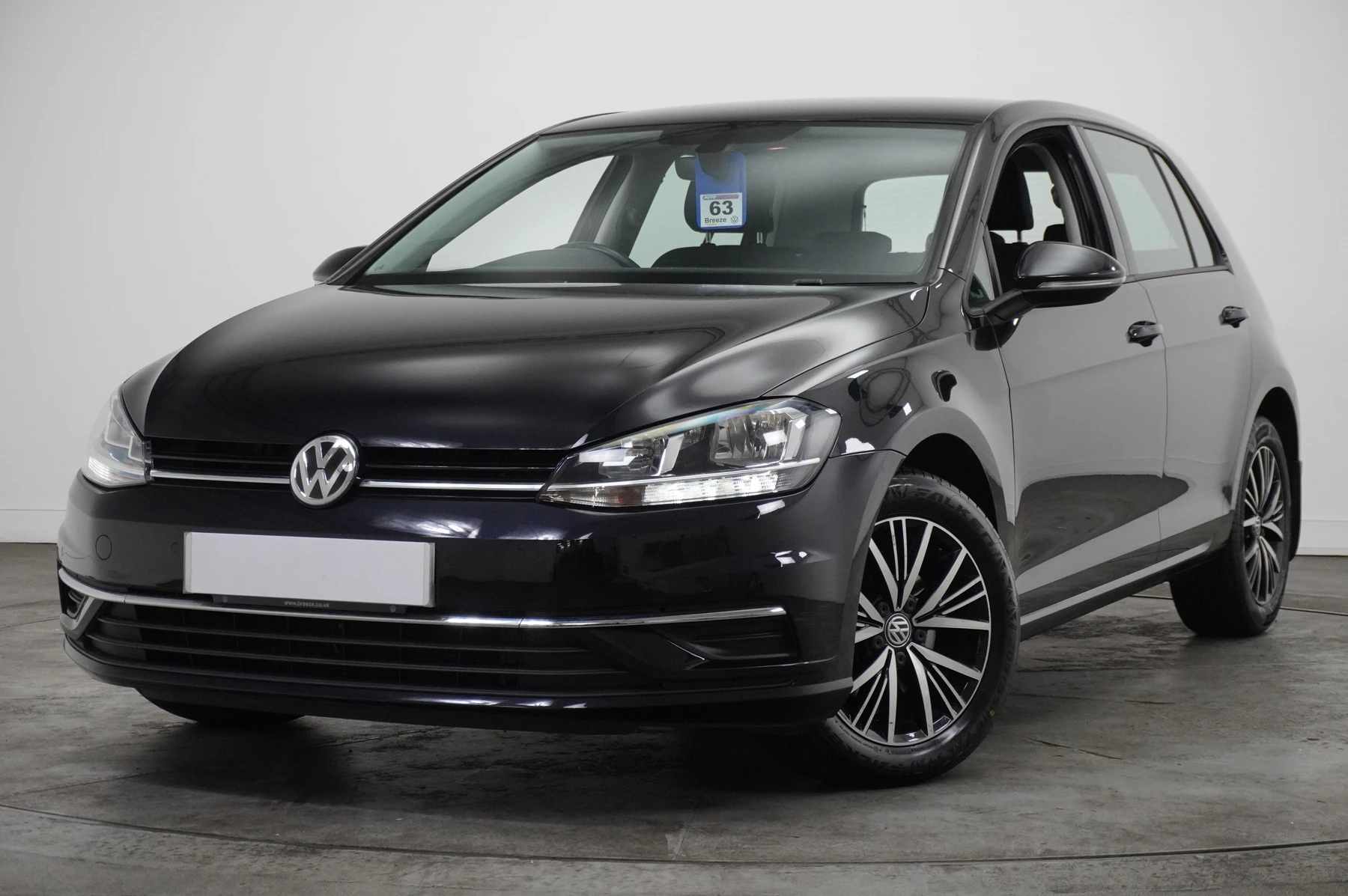 Volkswagen-Golf-image-38