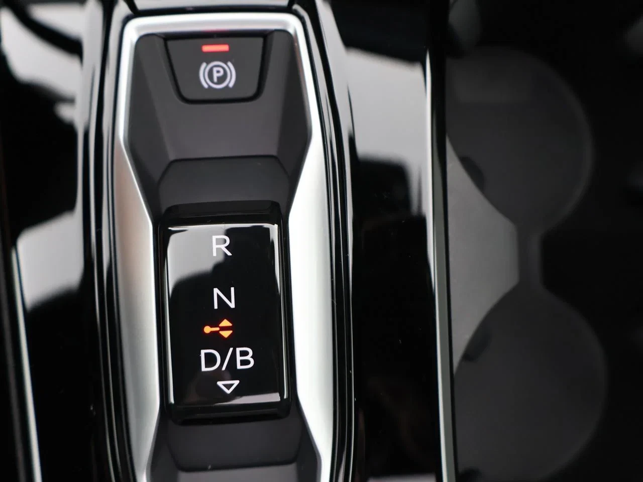 Audi-Q6 e-tron-image-8